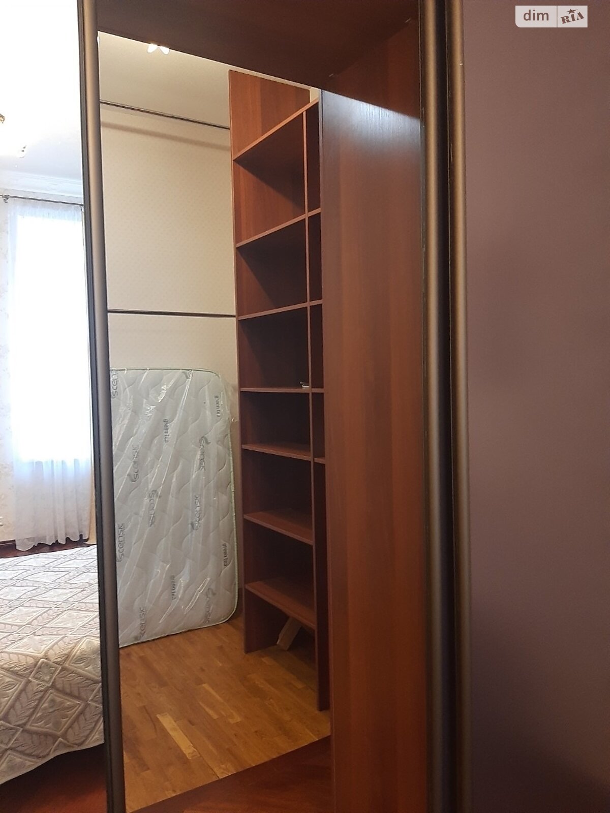 двокімнатна квартира в Києві, район Старий Київ, на вул. Олеся Гончара 15/3 в довготривалу оренду помісячно фото 1 двокімнатна квартира в Києві, район Старий Київ, на вул. Олеся Гончара 15/3 в довготривалу оренду помісячно фото 1