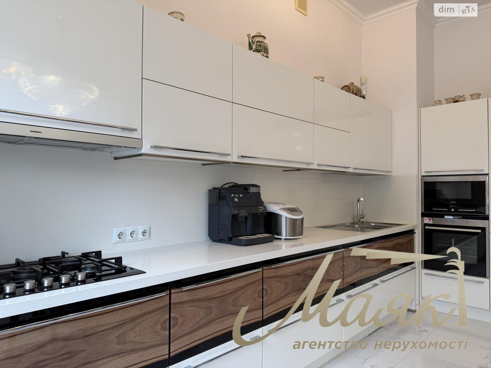 четырехкомнатная квартира в Киеве, район Старый Киев, на ул. Рейтарская 5 в аренду на долгий срок помесячно фото 1