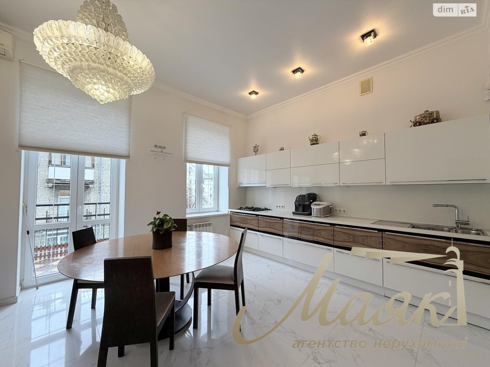 четырехкомнатная квартира в Киеве, район Старый Киев, на ул. Рейтарская 5 в аренду на долгий срок помесячно фото 1