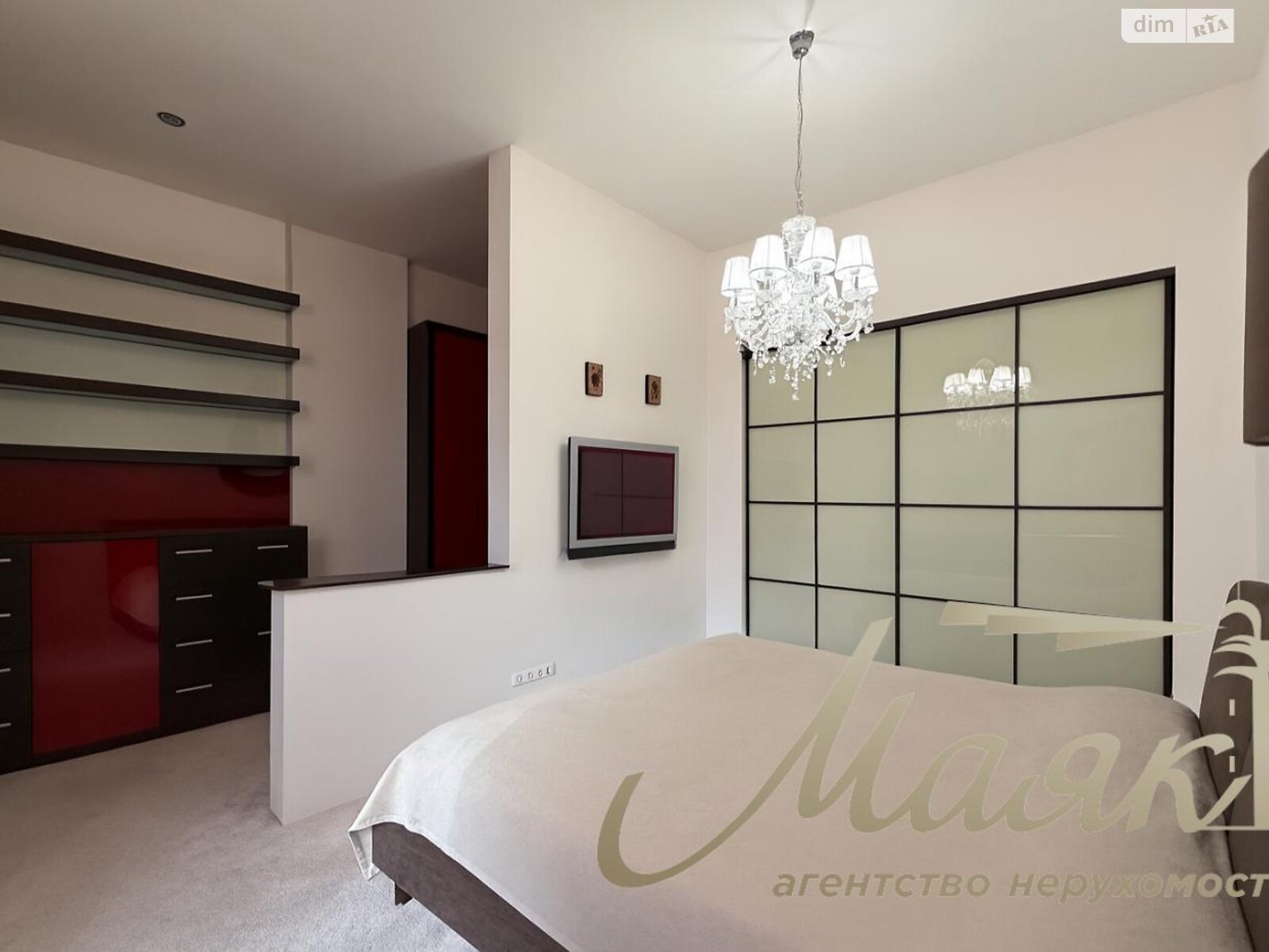 четырехкомнатная квартира в Киеве, район Старый Киев, на ул. Рейтарская 5 в аренду на долгий срок помесячно фото 1