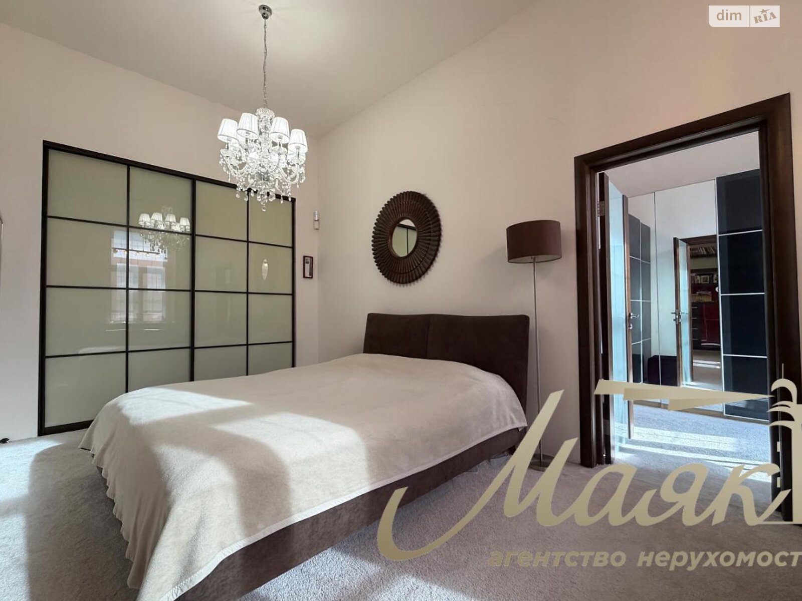 четырехкомнатная квартира в Киеве, район Старый Киев, на ул. Рейтарская 5 в аренду на долгий срок помесячно фото 1