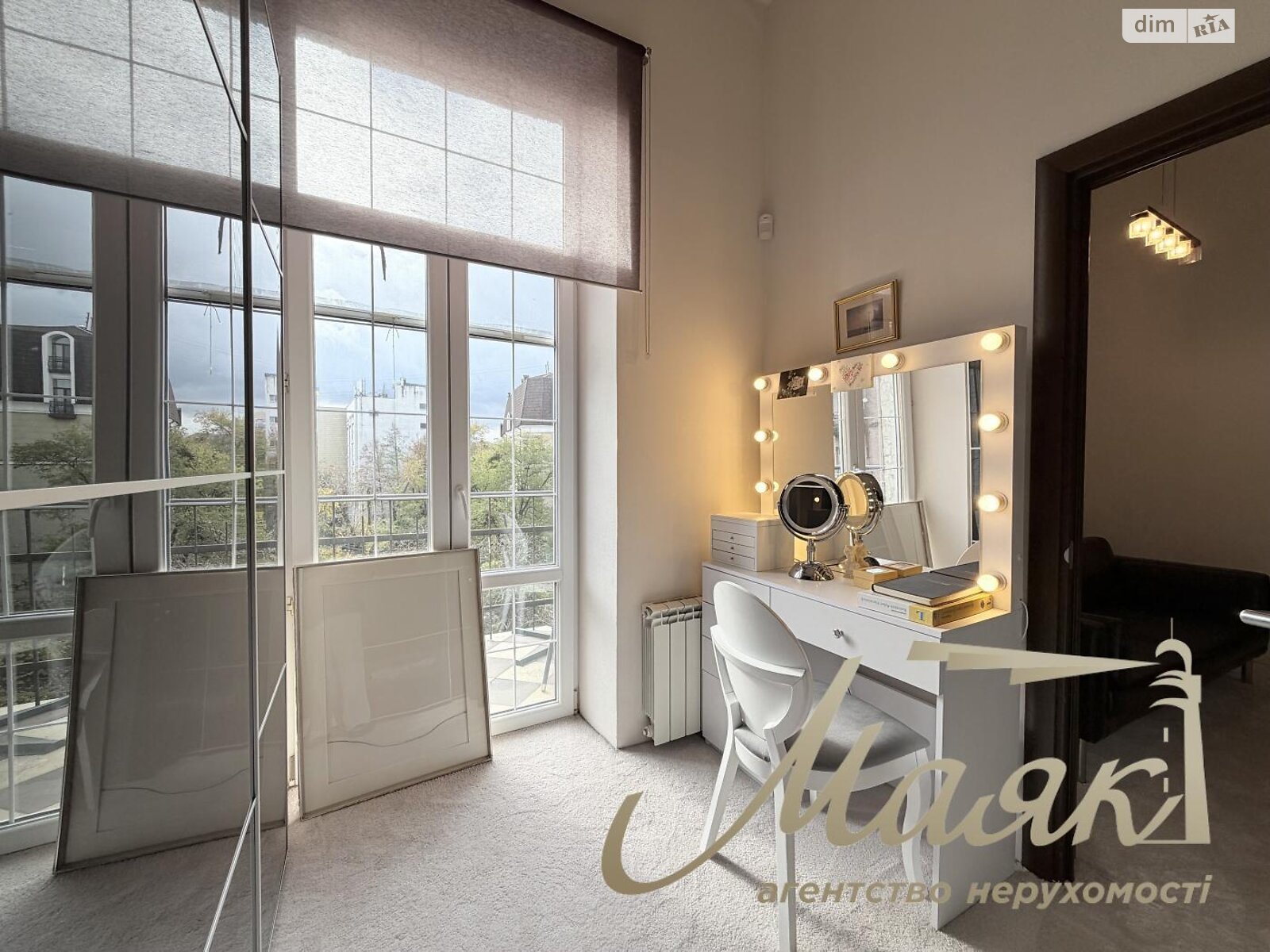 четырехкомнатная квартира в Киеве, район Старый Киев, на ул. Рейтарская 5 в аренду на долгий срок помесячно фото 1