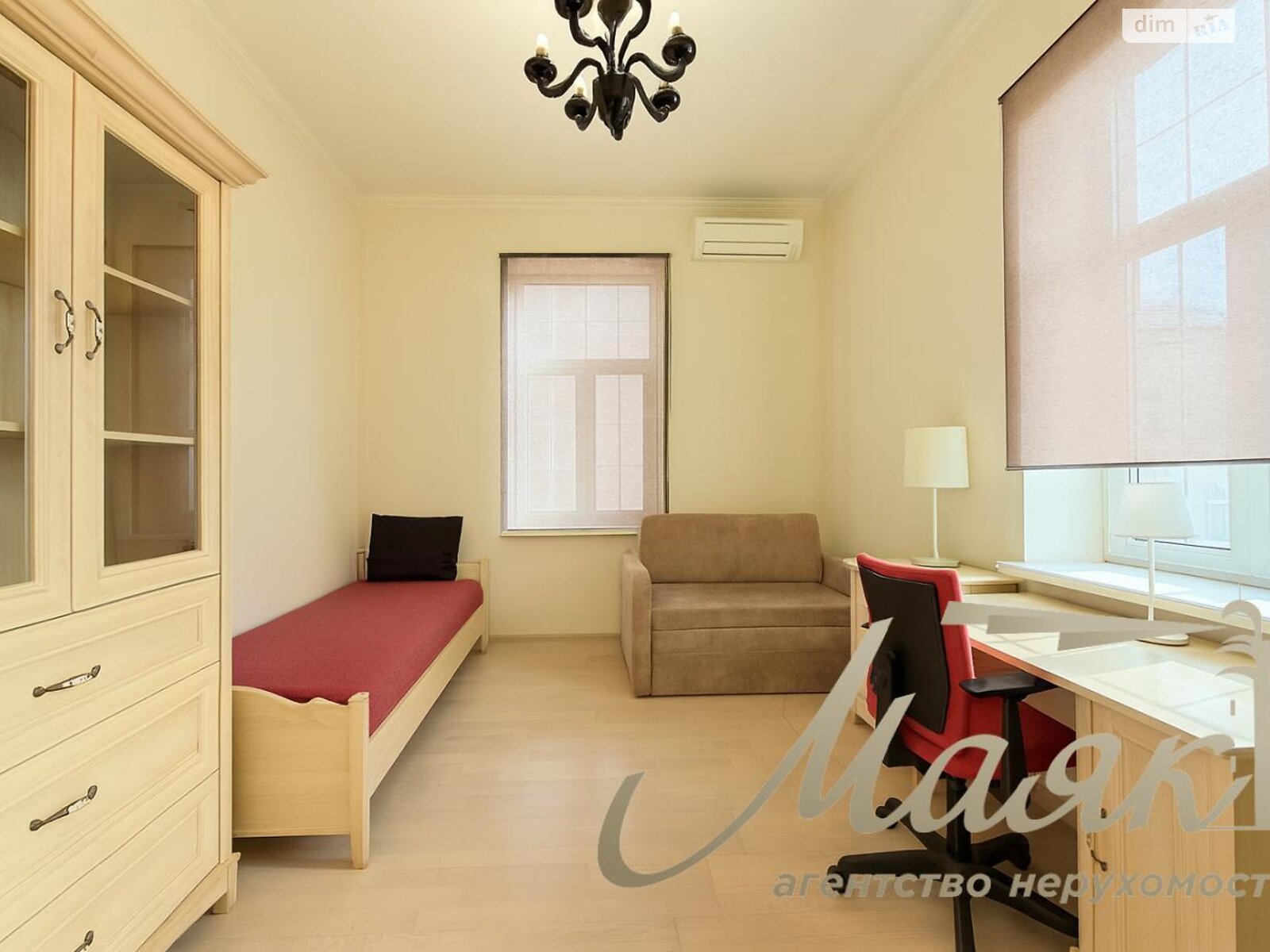 четырехкомнатная квартира в Киеве, район Старый Киев, на ул. Рейтарская 5 в аренду на долгий срок помесячно фото 1