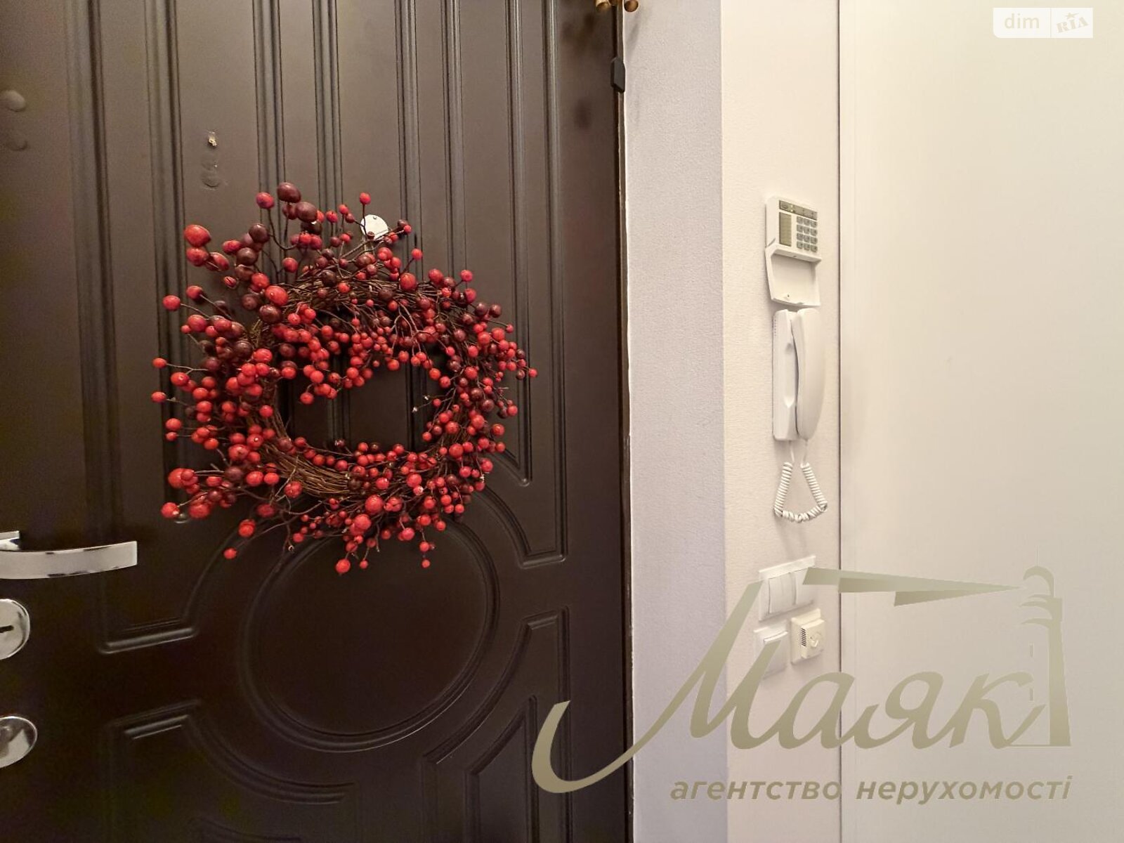 четырехкомнатная квартира в Киеве, район Старый Киев, на ул. Рейтарская 5 в аренду на долгий срок помесячно фото 1