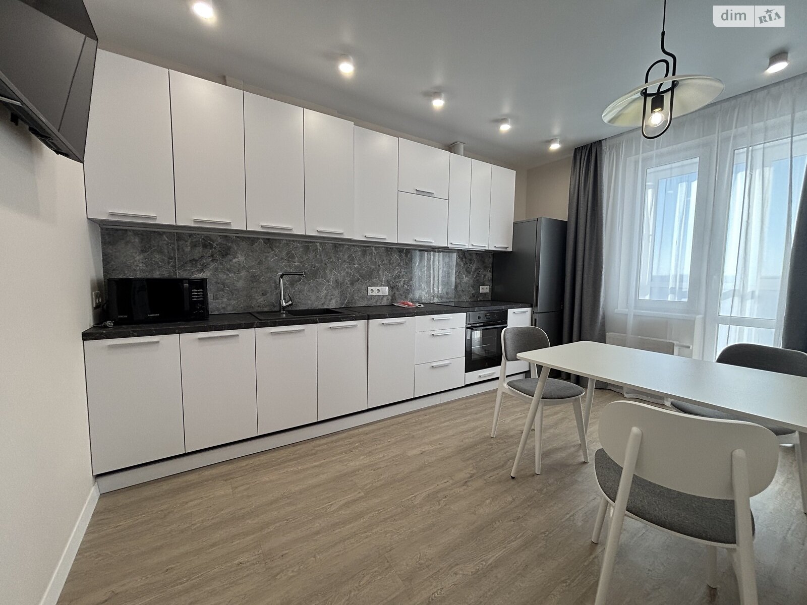 однокомнатная квартира в Киеве, район Святошино, на ул. Живописная 3 в аренду на долгий срок помесячно фото 1 однокомнатная квартира в Киеве, район Святошино, на ул. Живописная 3 в аренду на долгий срок помесячно фото 1