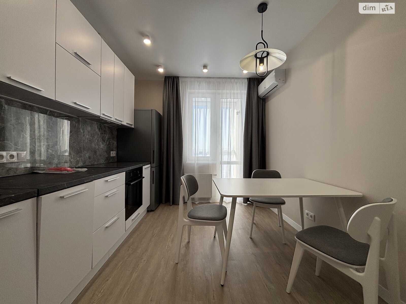 однокомнатная квартира в Киеве, район Святошино, на ул. Живописная 3 в аренду на долгий срок помесячно фото 1 однокомнатная квартира в Киеве, район Святошино, на ул. Живописная 3 в аренду на долгий срок помесячно фото 1