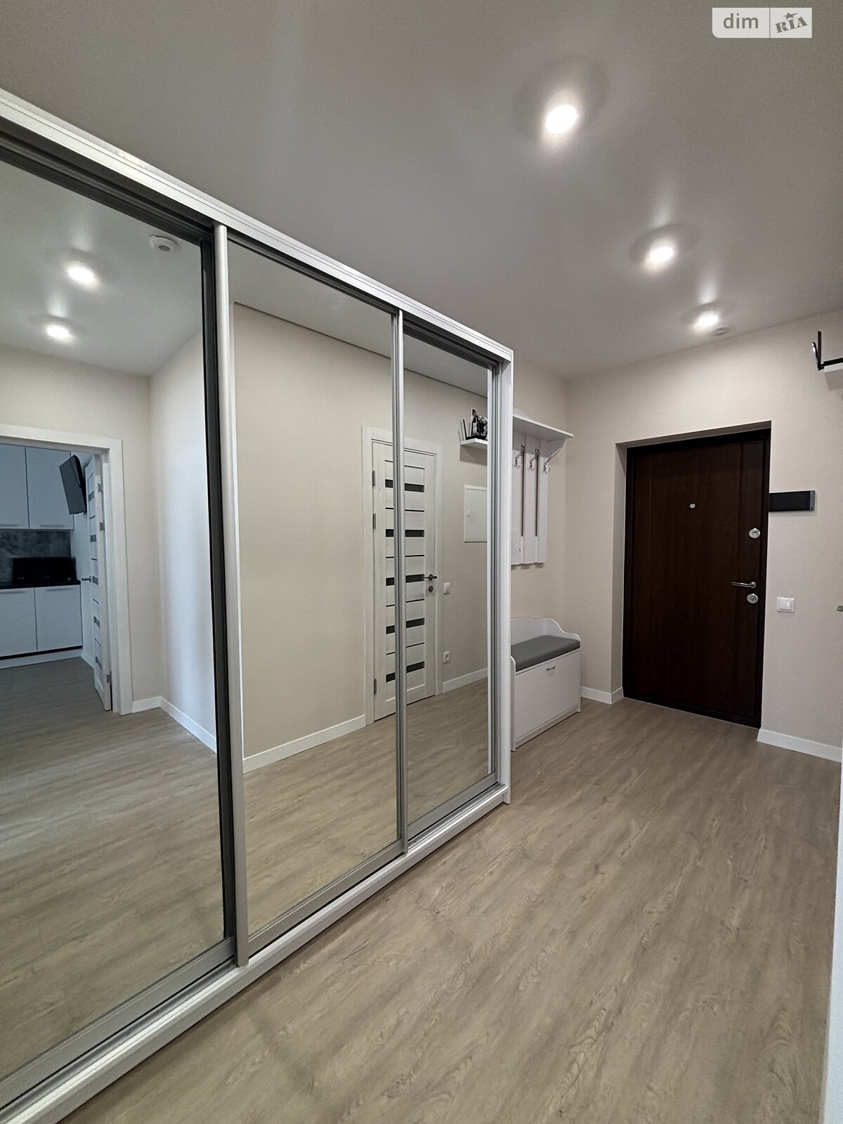 однокомнатная квартира в Киеве, район Святошино, на ул. Живописная 3 в аренду на долгий срок помесячно фото 1 однокомнатная квартира в Киеве, район Святошино, на ул. Живописная 3 в аренду на долгий срок помесячно фото 1