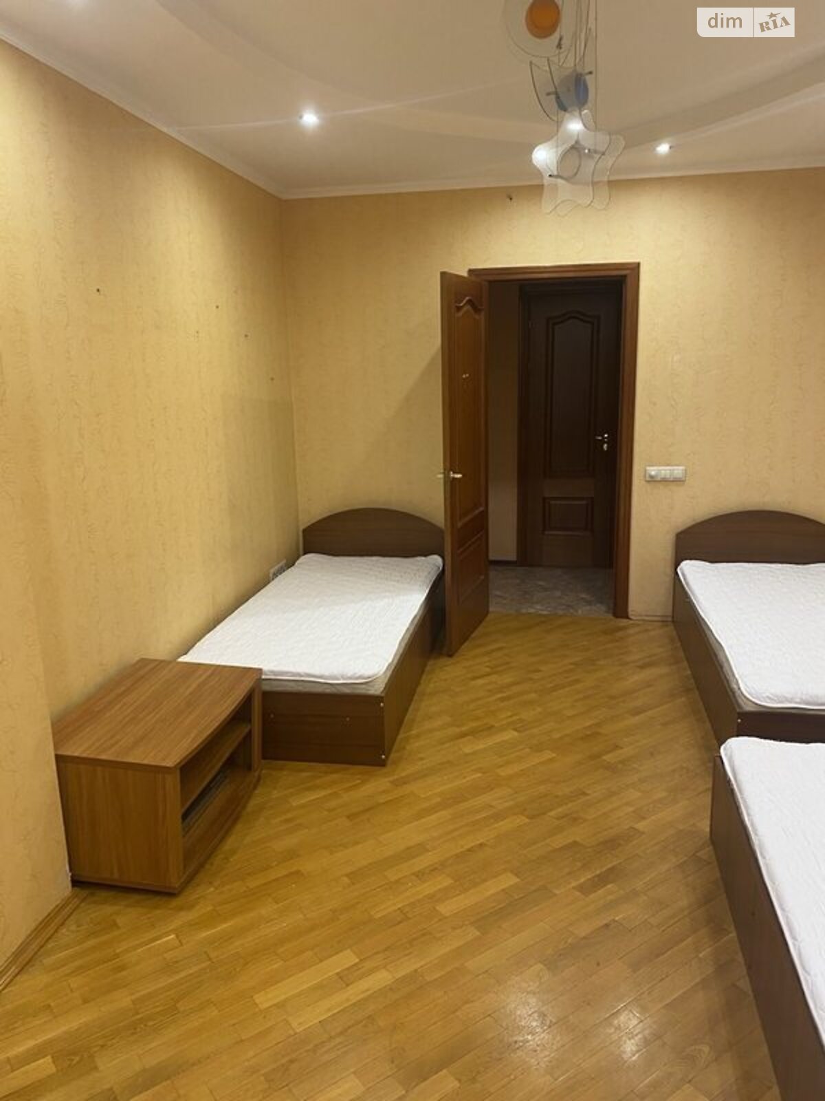 трикімнатна квартира в Києві, район Святошинський, на просп. Академіка Палладіна 18/30 в довготривалу оренду помісячно фото 1 трикімнатна квартира в Києві, район Святошинський, на просп. Академіка Палладіна 18/30 в довготривалу оренду помісячно фото 1