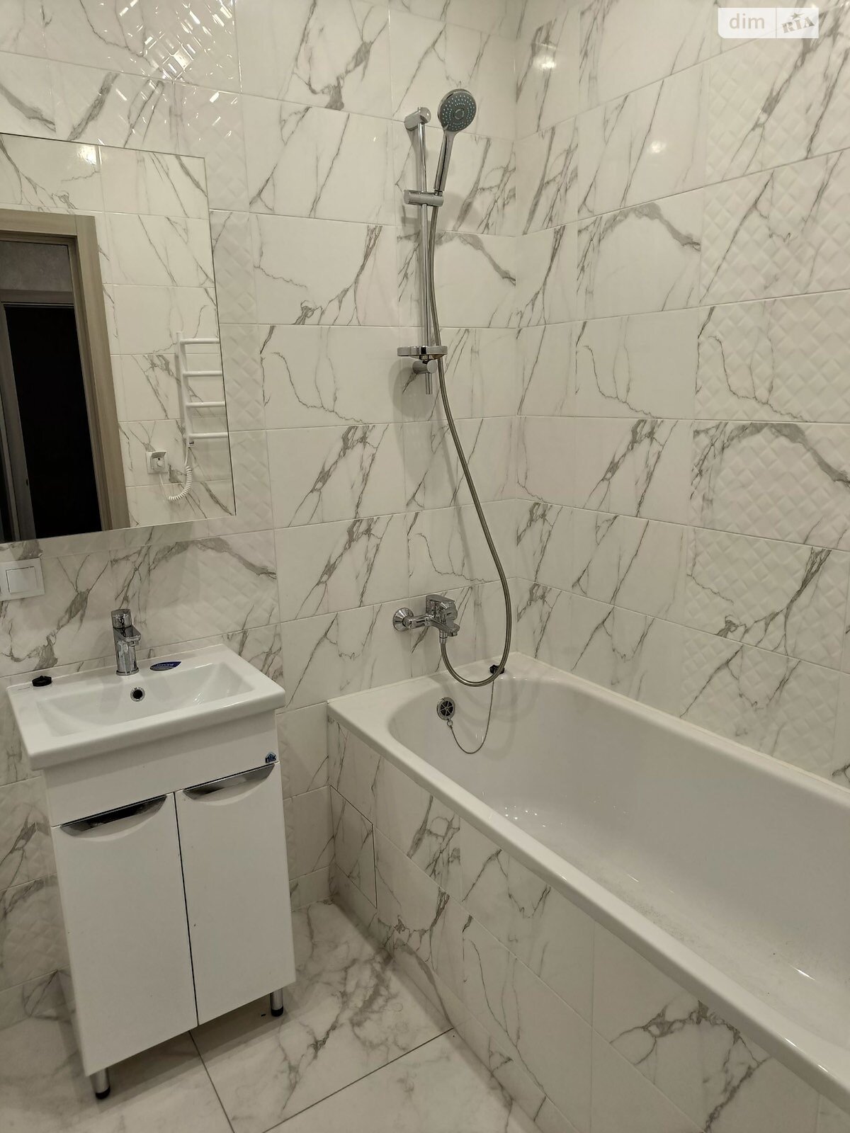 однокімнатна квартира в Києві, район Святошинський, на вул. Бердника Олеся 1Д в довготривалу оренду помісячно фото 1 однокімнатна квартира в Києві, район Святошинський, на вул. Бердника Олеся 1Д в довготривалу оренду помісячно фото 1