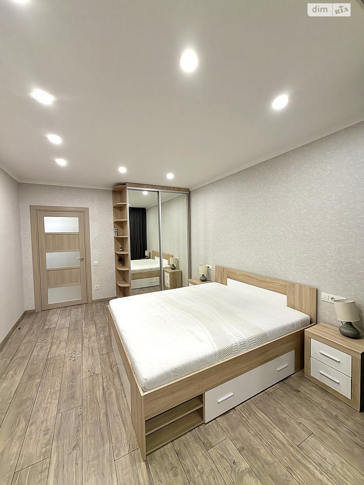 однокомнатная квартира в Киеве, район Святошинский, на ул. Николая Ушакова 1Д в аренду на долгий срок помесячно фото 1