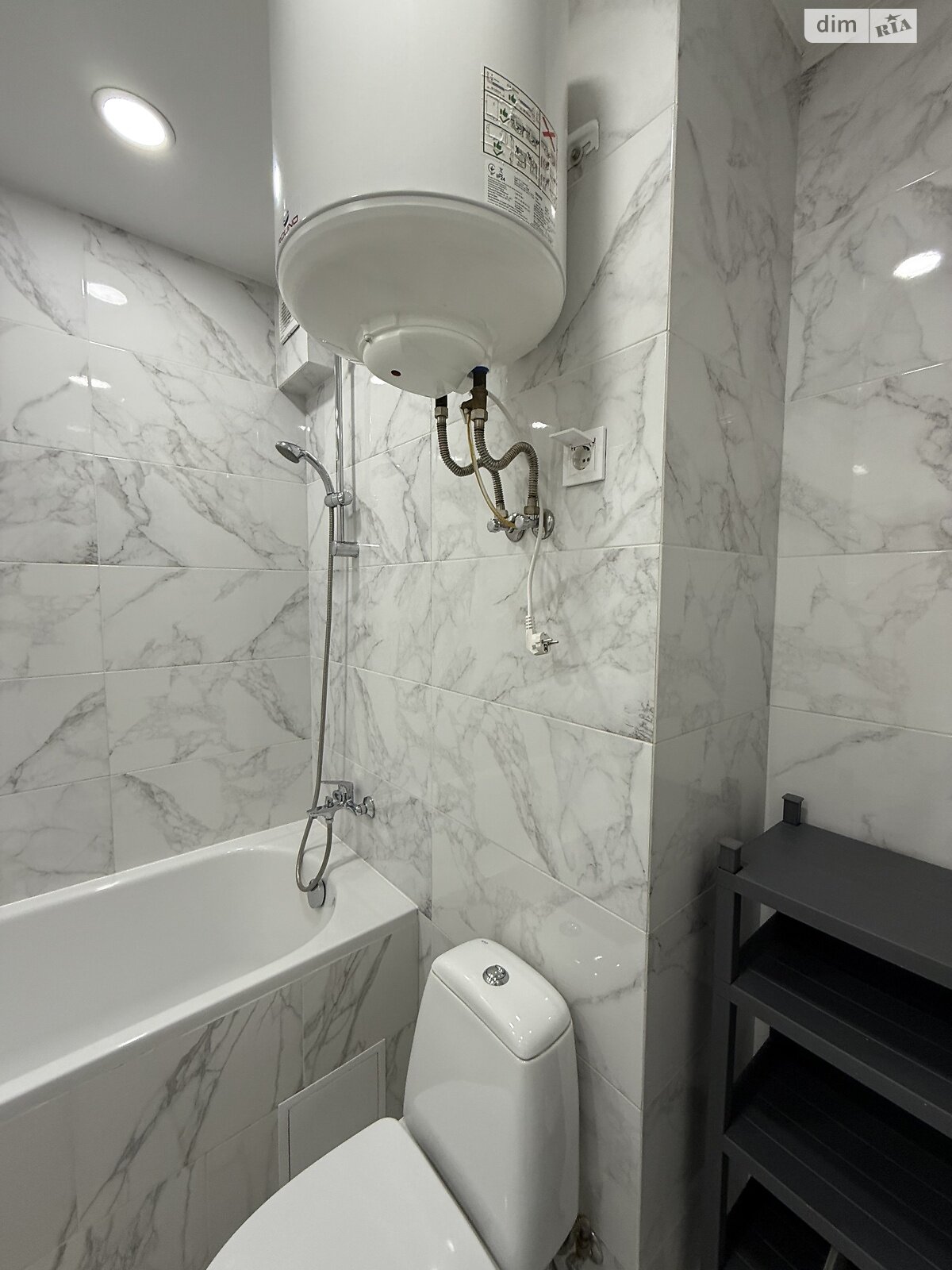 однокімнатна квартира в Києві, район Святошинський, на вул. Олега Мудрака 1Б в довготривалу оренду помісячно фото 1