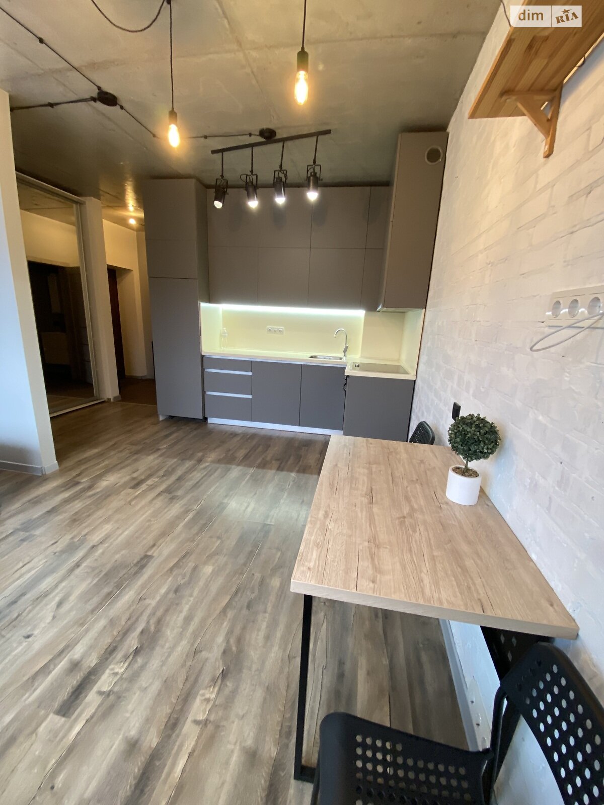 однокімнатна квартира в Києві, район Святошинський, на вул. Осіння 59 в довготривалу оренду помісячно фото 1 однокімнатна квартира в Києві, район Святошинський, на вул. Осіння 59 в довготривалу оренду помісячно фото 1