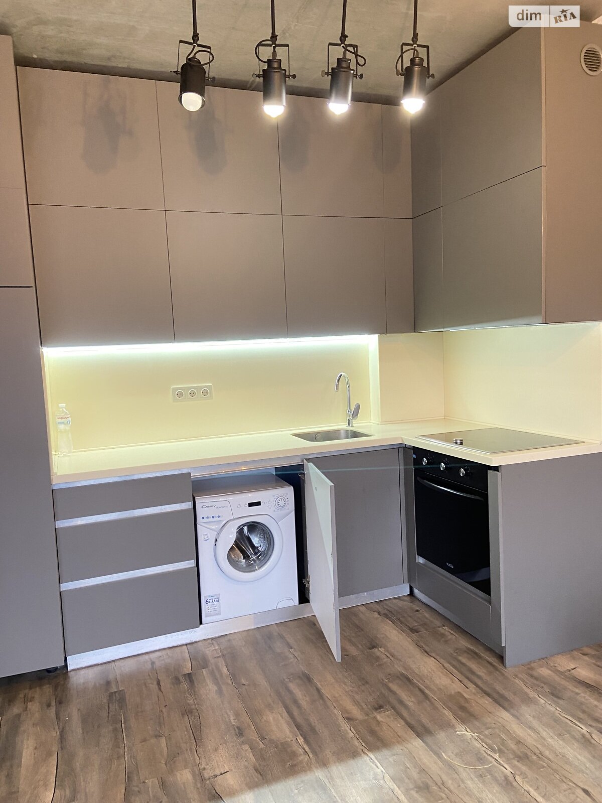 однокімнатна квартира в Києві, район Святошинський, на вул. Осіння 59 в довготривалу оренду помісячно фото 1 однокімнатна квартира в Києві, район Святошинський, на вул. Осіння 59 в довготривалу оренду помісячно фото 1