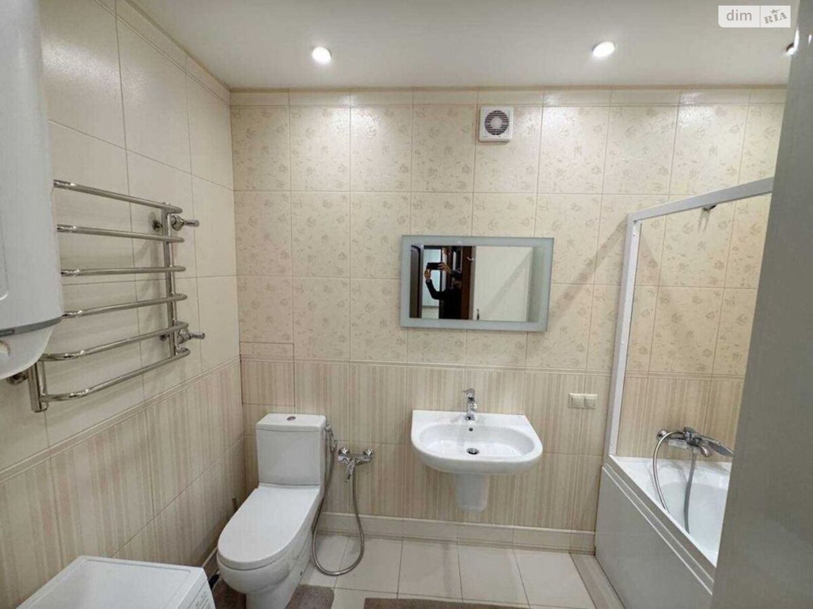 двухкомнатная квартира в Киеве, район Сырец, на ул. Ивана Гонты 7 в аренду на долгий срок помесячно фото 1 двухкомнатная квартира в Киеве, район Сырец, на ул. Ивана Гонты 7 в аренду на долгий срок помесячно фото 1