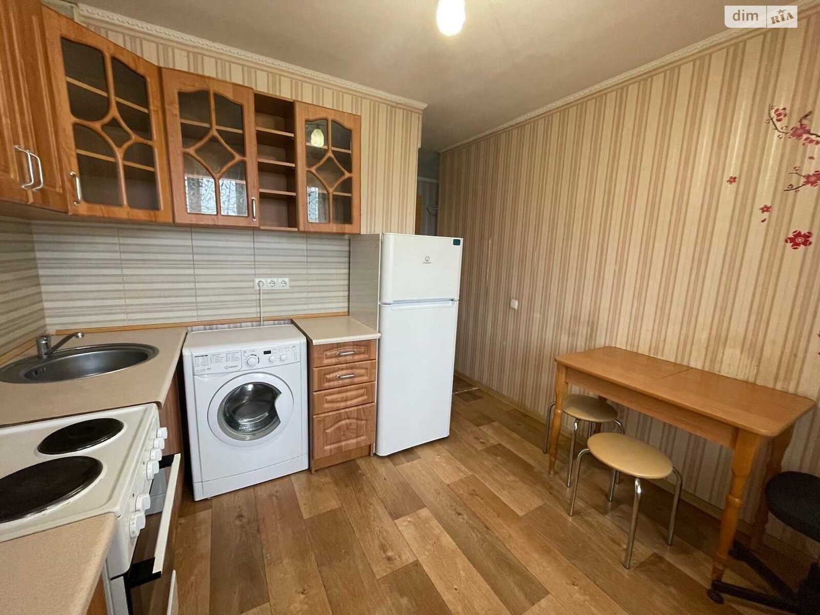 однокімнатна квартира в Києві, район Теремки-1, на просп. Академіка Глушкова 18 в довготривалу оренду помісячно фото 1 однокімнатна квартира в Києві, район Теремки-1, на просп. Академіка Глушкова 18 в довготривалу оренду помісячно фото 1