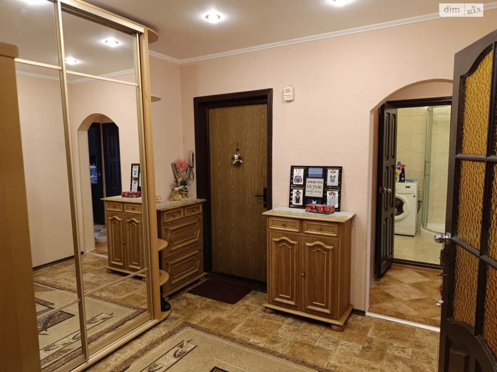 трехкомнатная квартира в Киеве, район Теремки-1, на просп. Академика Глушкова 45 в аренду на долгий срок помесячно фото 1 трехкомнатная квартира в Киеве, район Теремки-1, на просп. Академика Глушкова 45 в аренду на долгий срок помесячно фото 1