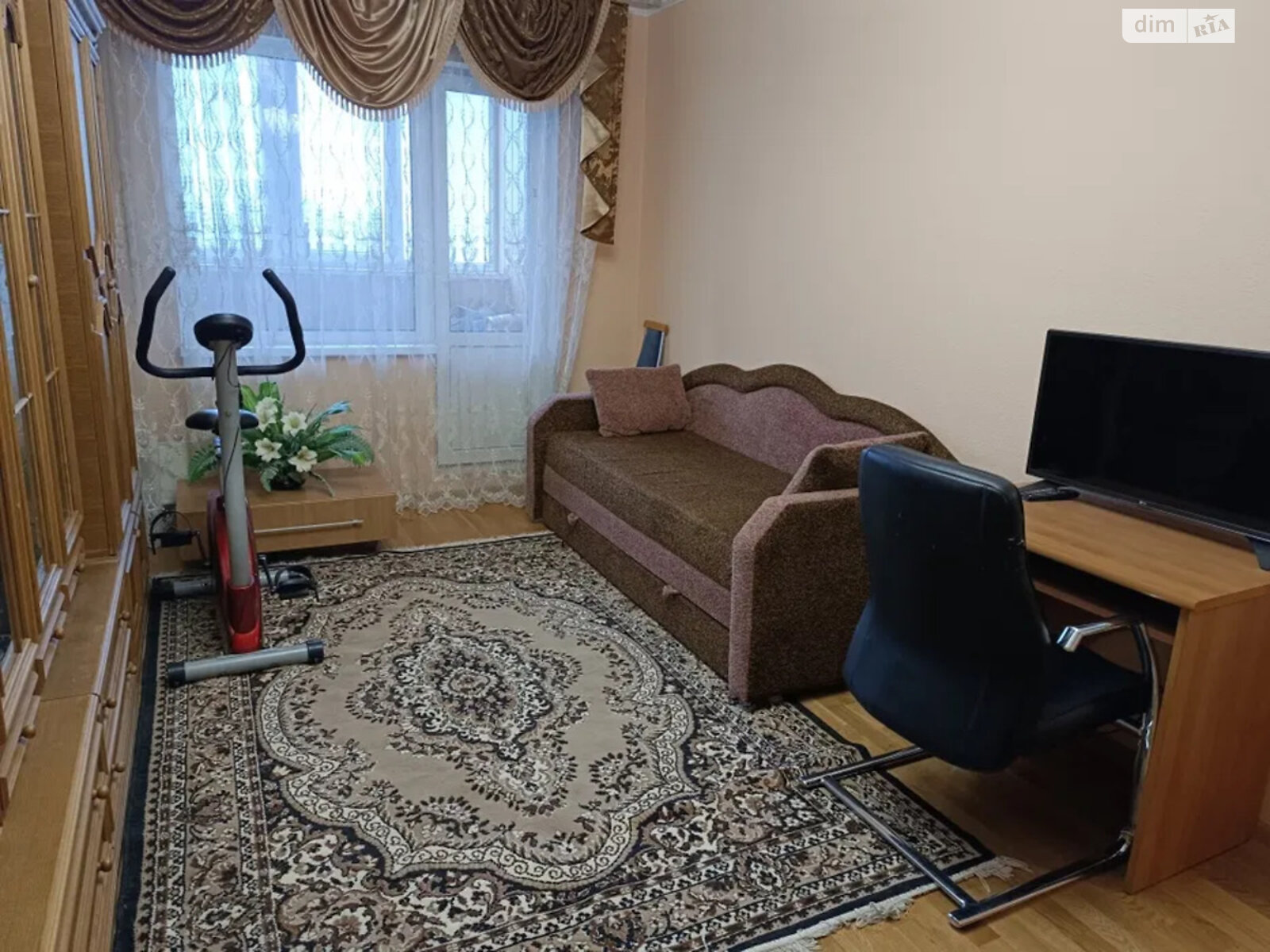 трехкомнатная квартира в Киеве, район Теремки-1, на просп. Академика Глушкова 45 в аренду на долгий срок помесячно фото 1 трехкомнатная квартира в Киеве, район Теремки-1, на просп. Академика Глушкова 45 в аренду на долгий срок помесячно фото 1
