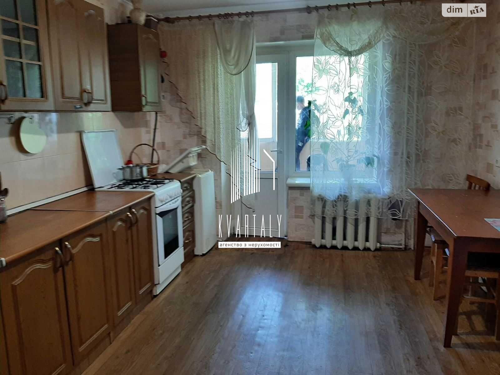 трикімнатна квартира в Києві, район Теремки-1, на вул. Теремківська 2Г в довготривалу оренду помісячно фото 1 трикімнатна квартира в Києві, район Теремки-1, на вул. Теремківська 2Г в довготривалу оренду помісячно фото 1