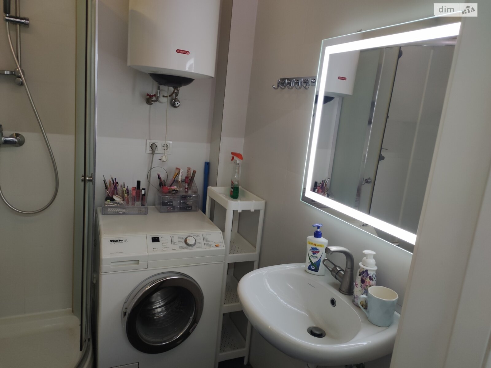 однокімнатна квартира в Києві, район Теремки-1, на вул. Теремківська 3А в довготривалу оренду помісячно фото 1 однокімнатна квартира в Києві, район Теремки-1, на вул. Теремківська 3А в довготривалу оренду помісячно фото 1