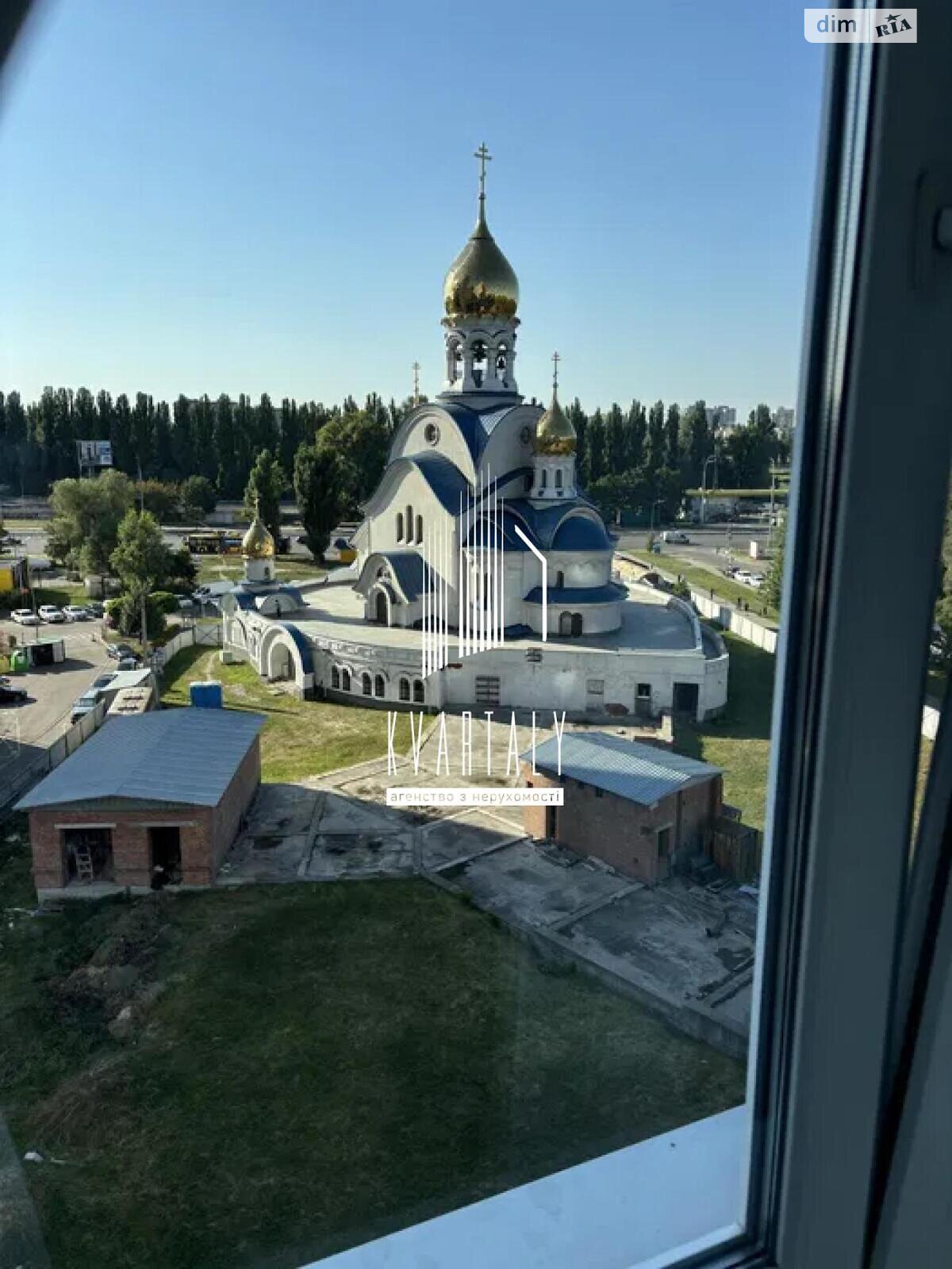 трехкомнатная квартира в Киеве, район Теремки-2, на просп. Академика Глушкова 9В в аренду на долгий срок помесячно фото 1