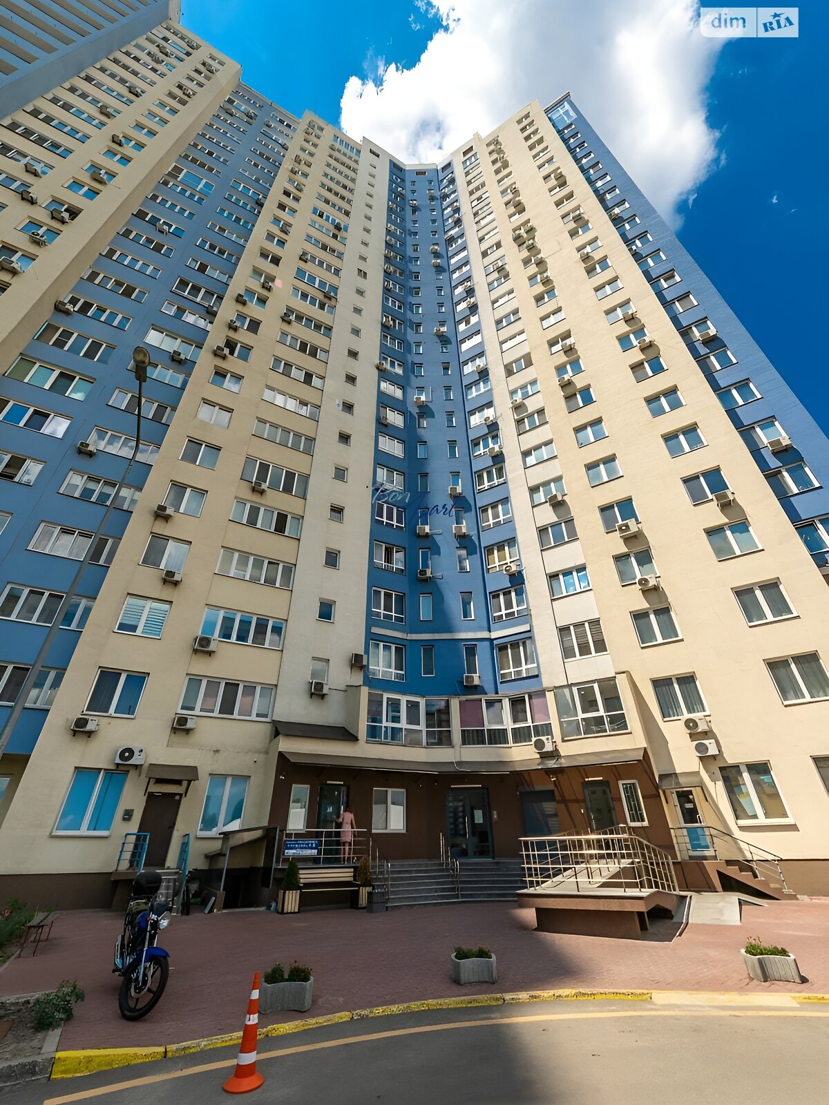 однокімнатна квартира в Києві, район Теремки-2, на просп. Академіка Глушкова 9В в довготривалу оренду помісячно фото 1 однокімнатна квартира в Києві, район Теремки-2, на просп. Академіка Глушкова 9В в довготривалу оренду помісячно фото 1