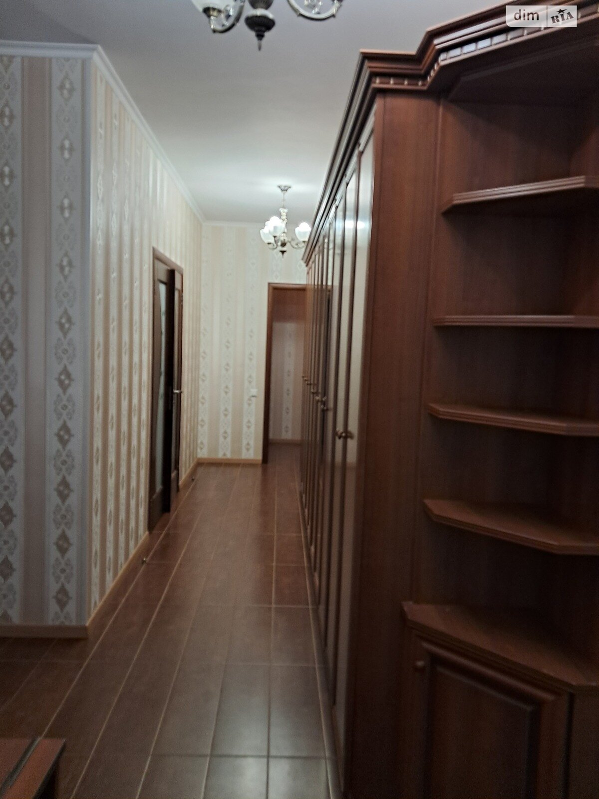 трехкомнатная квартира в Киеве, район Теремки-2, на ул. Степана Рудницкого 5 в аренду на долгий срок помесячно фото 1
