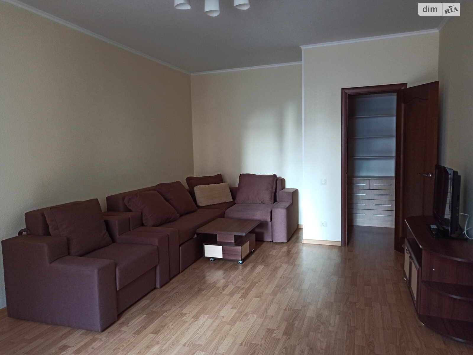 однокімнатна квартира в Києві, район Теремки-2, на вул. Степана Рудницького 3/7 в довготривалу оренду помісячно фото 1 однокімнатна квартира в Києві, район Теремки-2, на вул. Степана Рудницького 3/7 в довготривалу оренду помісячно фото 1