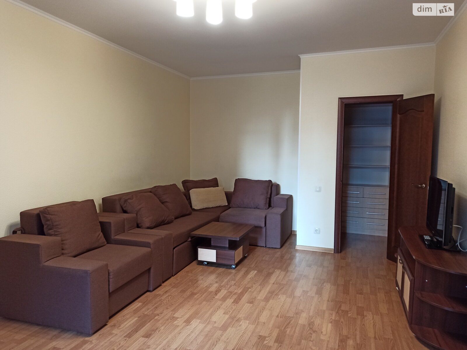однокімнатна квартира в Києві, район Теремки-2, на вул. Степана Рудницького 3/7 в довготривалу оренду помісячно фото 1 однокімнатна квартира в Києві, район Теремки-2, на вул. Степана Рудницького 3/7 в довготривалу оренду помісячно фото 1
