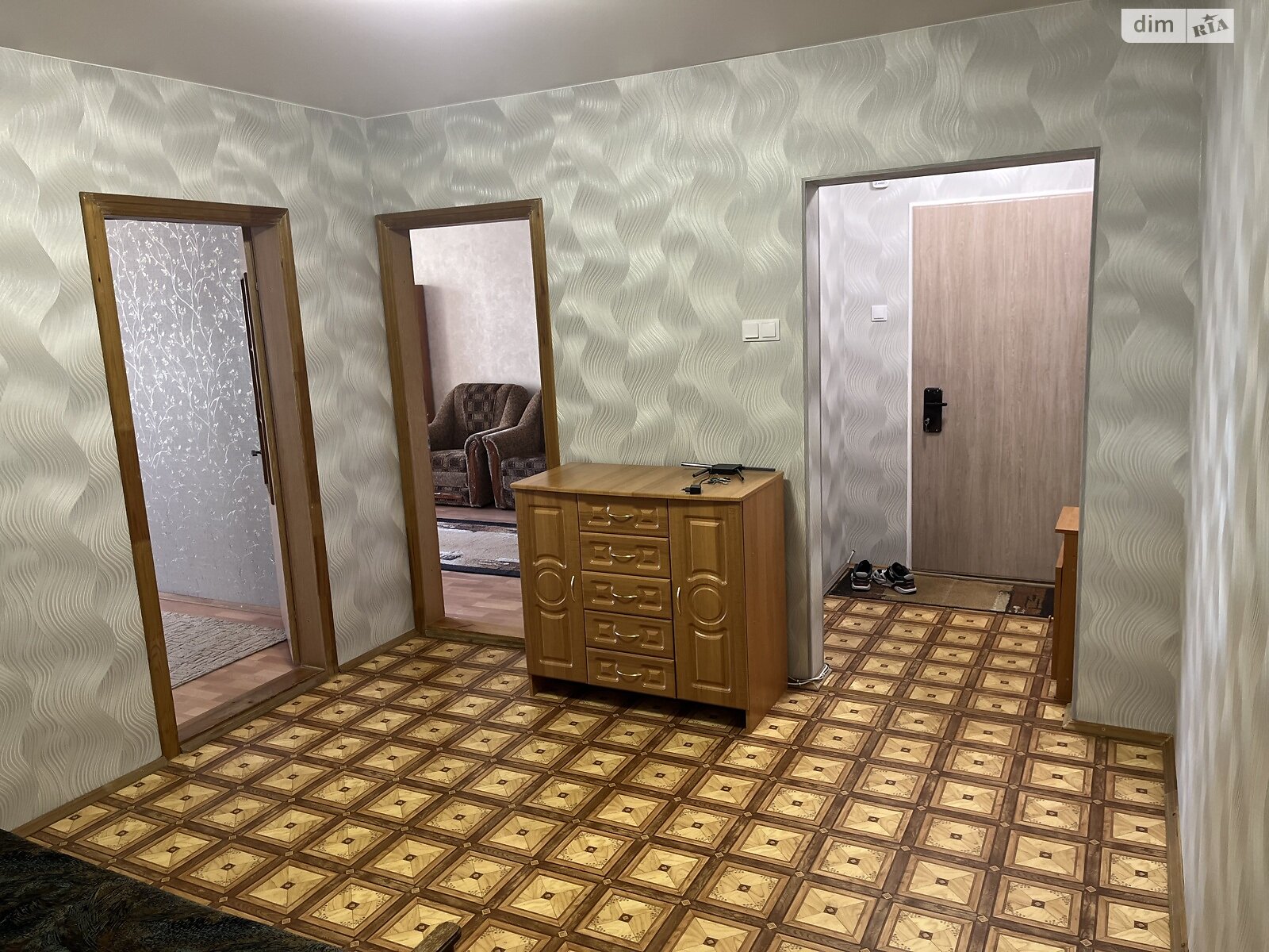 трехкомнатная квартира в Киеве, район Теремки-2, на ул. Юлии Здановской 83А в аренду на долгий срок помесячно фото 1 трехкомнатная квартира в Киеве, район Теремки-2, на ул. Юлии Здановской 83А в аренду на долгий срок помесячно фото 1