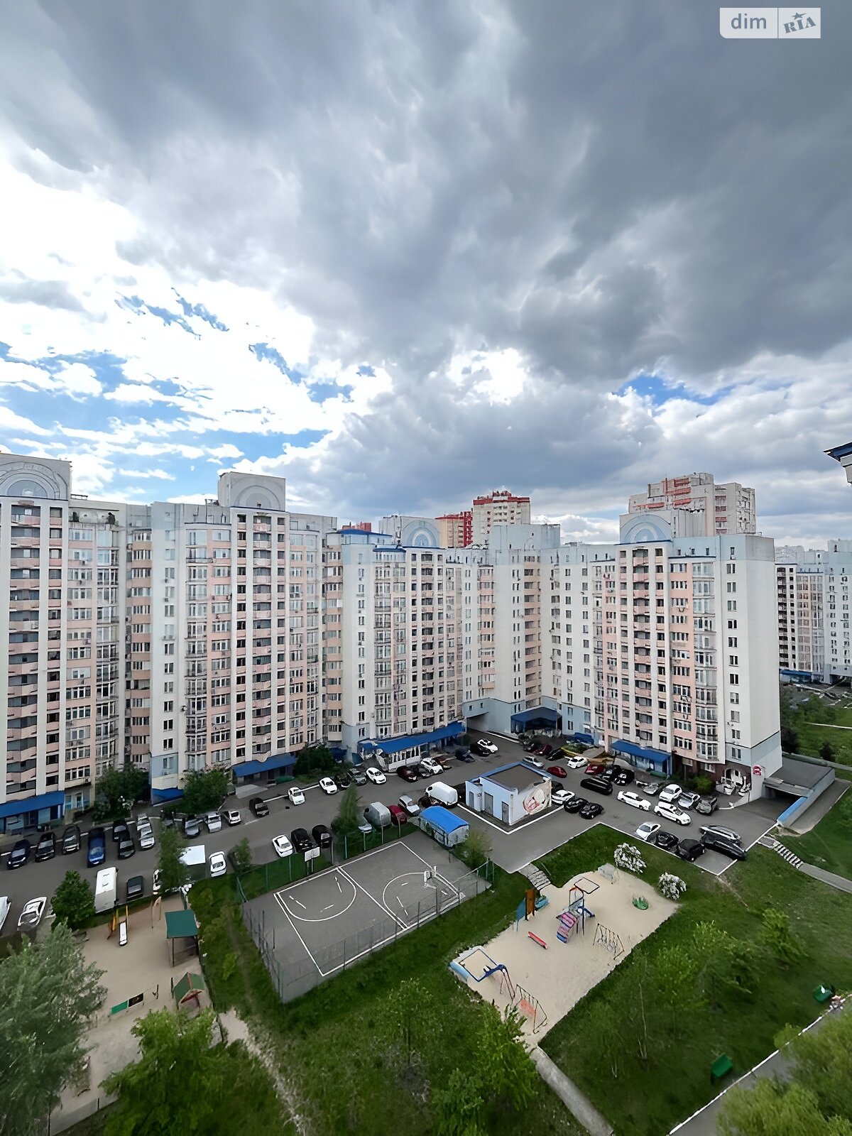 пятикомнатная квартира в Киеве, район Теремки-2, на ул. Юлии Здановской 52А в аренду на долгий срок помесячно фото 1 пятикомнатная квартира в Киеве, район Теремки-2, на ул. Юлии Здановской 52А в аренду на долгий срок помесячно фото 1