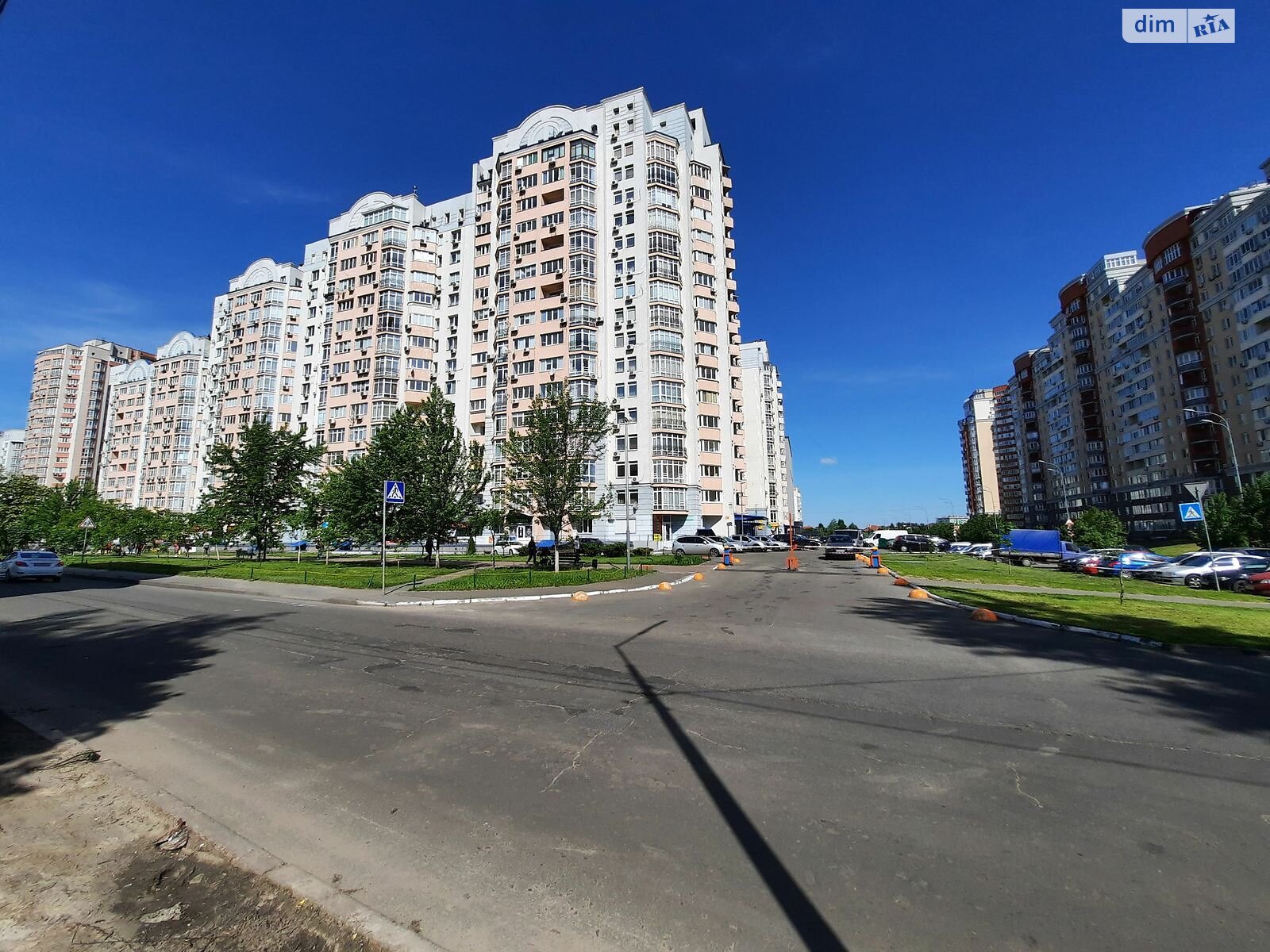 трикімнатна квартира в Києві, район Теремки-2, на вул. Юлії Здановської 52/3 в довготривалу оренду помісячно фото 1 трикімнатна квартира в Києві, район Теремки-2, на вул. Юлії Здановської 52/3 в довготривалу оренду помісячно фото 1