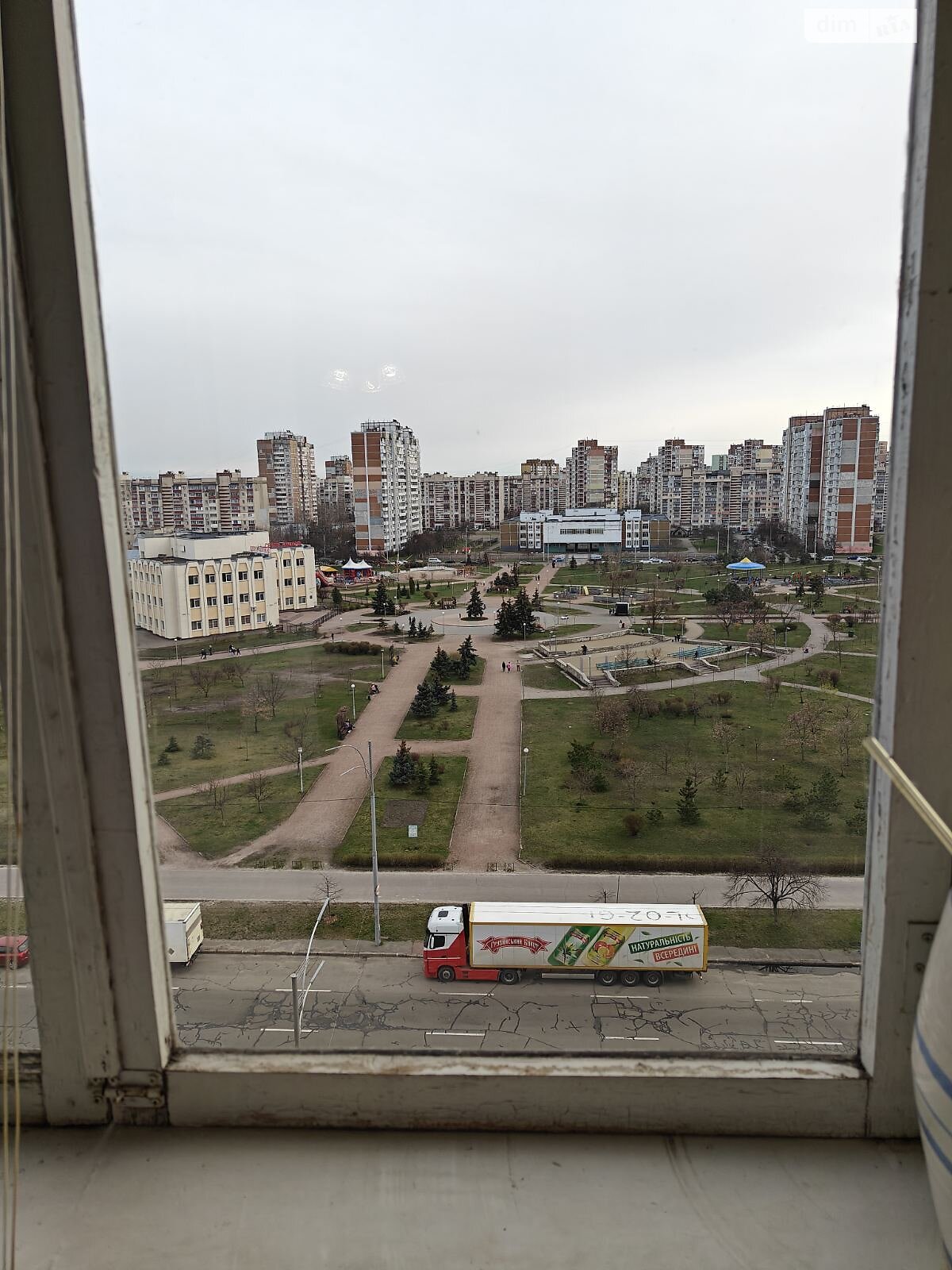 двокімнатна квартира з меблями в Києві, район Троєщина, на вул. Олександри Екстер 8 в довготривалу оренду помісячно фото 1