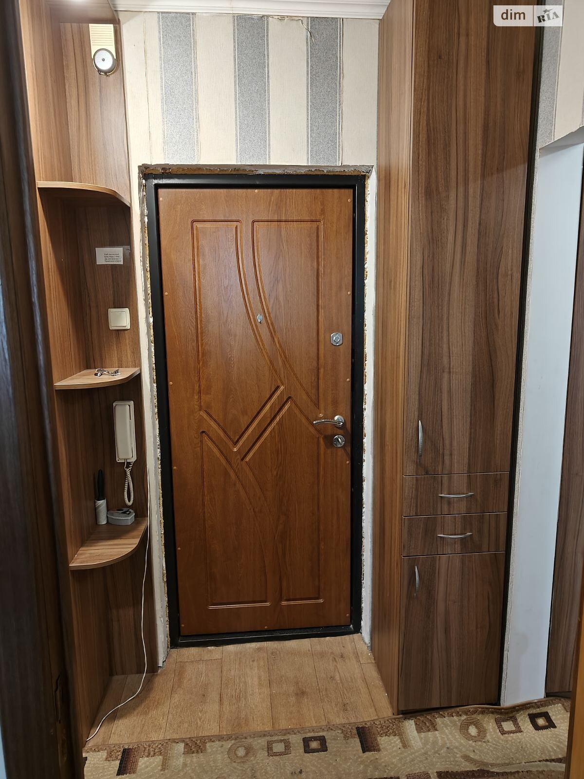 двокімнатна квартира з меблями в Києві, район Троєщина, на вул. Олександри Екстер 8 в довготривалу оренду помісячно фото 1