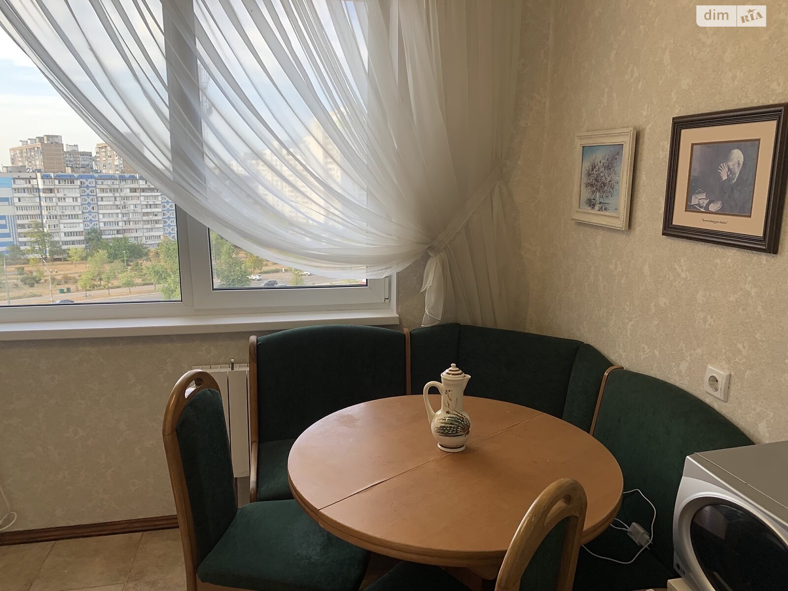 трикімнатна квартира в Києві, район Троєщина, на просп. Червоної Калини 8Б в довготривалу оренду помісячно фото 1 трикімнатна квартира в Києві, район Троєщина, на просп. Червоної Калини 8Б в довготривалу оренду помісячно фото 1