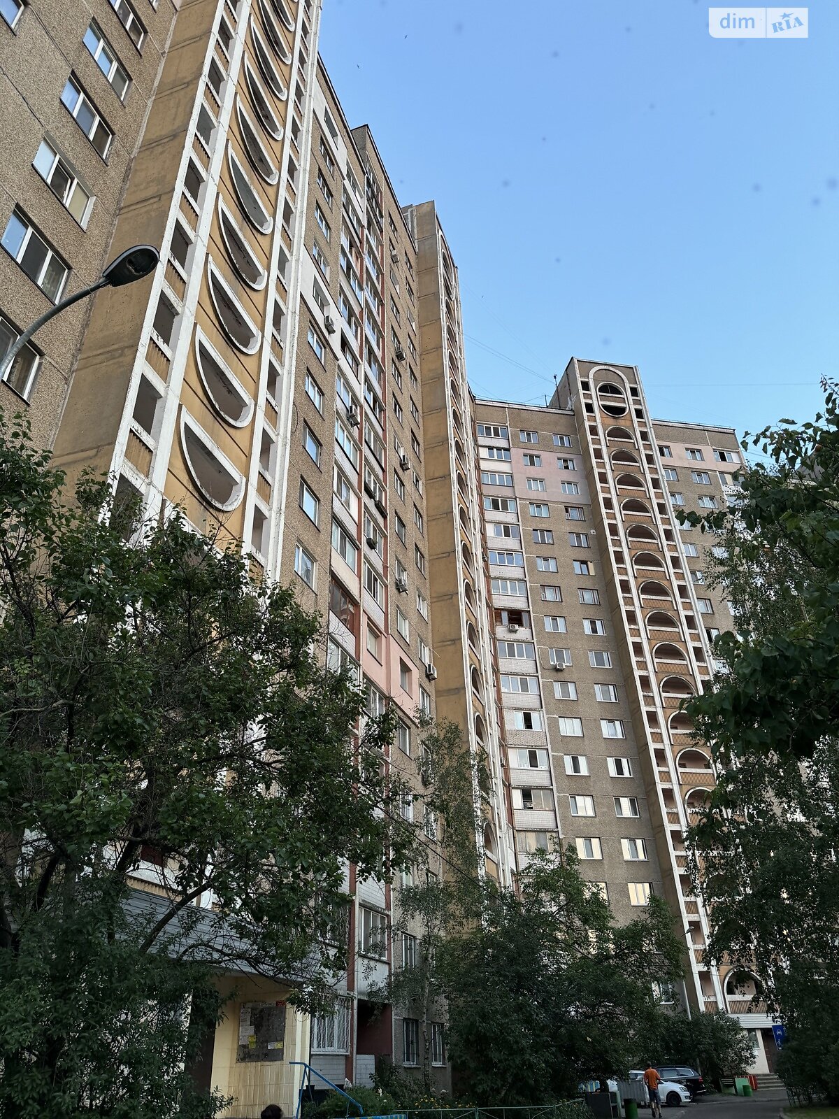 трикімнатна квартира в Києві, район Троєщина, на просп. Червоної Калини 3А в довготривалу оренду помісячно фото 1 трикімнатна квартира в Києві, район Троєщина, на просп. Червоної Калини 3А в довготривалу оренду помісячно фото 1
