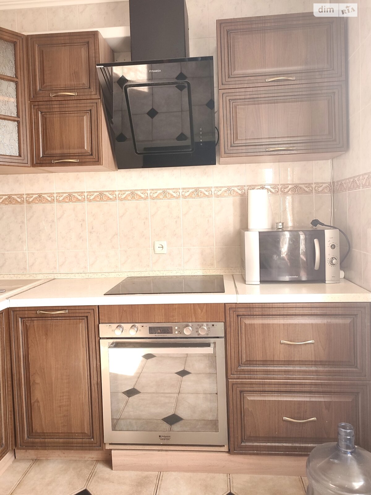 трикімнатна квартира без меблів в Києві, район Троєщина, на просп. Червоної Калини 77 в довготривалу оренду помісячно фото 1 трикімнатна квартира без меблів в Києві, район Троєщина, на просп. Червоної Калини 77 в довготривалу оренду помісячно фото 1
