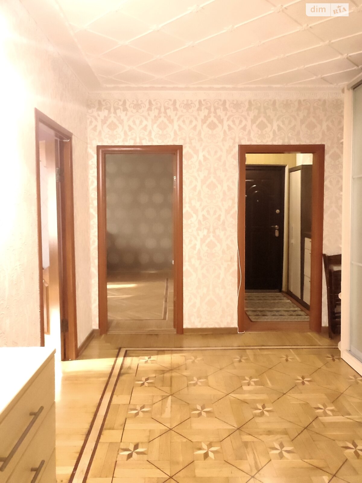 трикімнатна квартира без меблів в Києві, район Троєщина, на просп. Червоної Калини 77 в довготривалу оренду помісячно фото 1 трикімнатна квартира без меблів в Києві, район Троєщина, на просп. Червоної Калини 77 в довготривалу оренду помісячно фото 1