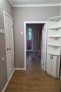 трикімнатна квартира в Києві, район Троєщина, на вул. Каштанова 8А в довготривалу оренду помісячно фото 2