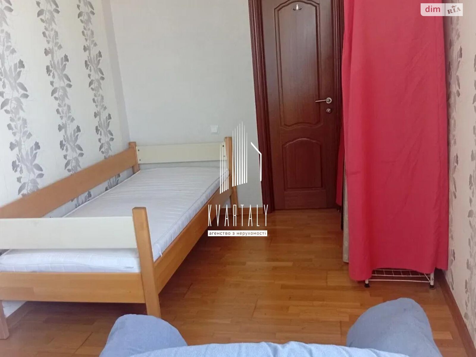 трехкомнатная квартира в Киеве, район Троещина, на ул. Константина Данькевича 12 в аренду на долгий срок помесячно фото 1