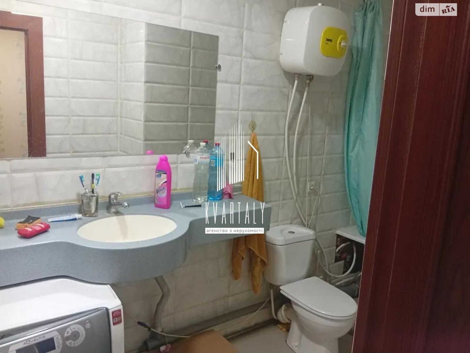 трехкомнатная квартира в Киеве, район Троещина, на ул. Константина Данькевича 12 в аренду на долгий срок помесячно фото 1