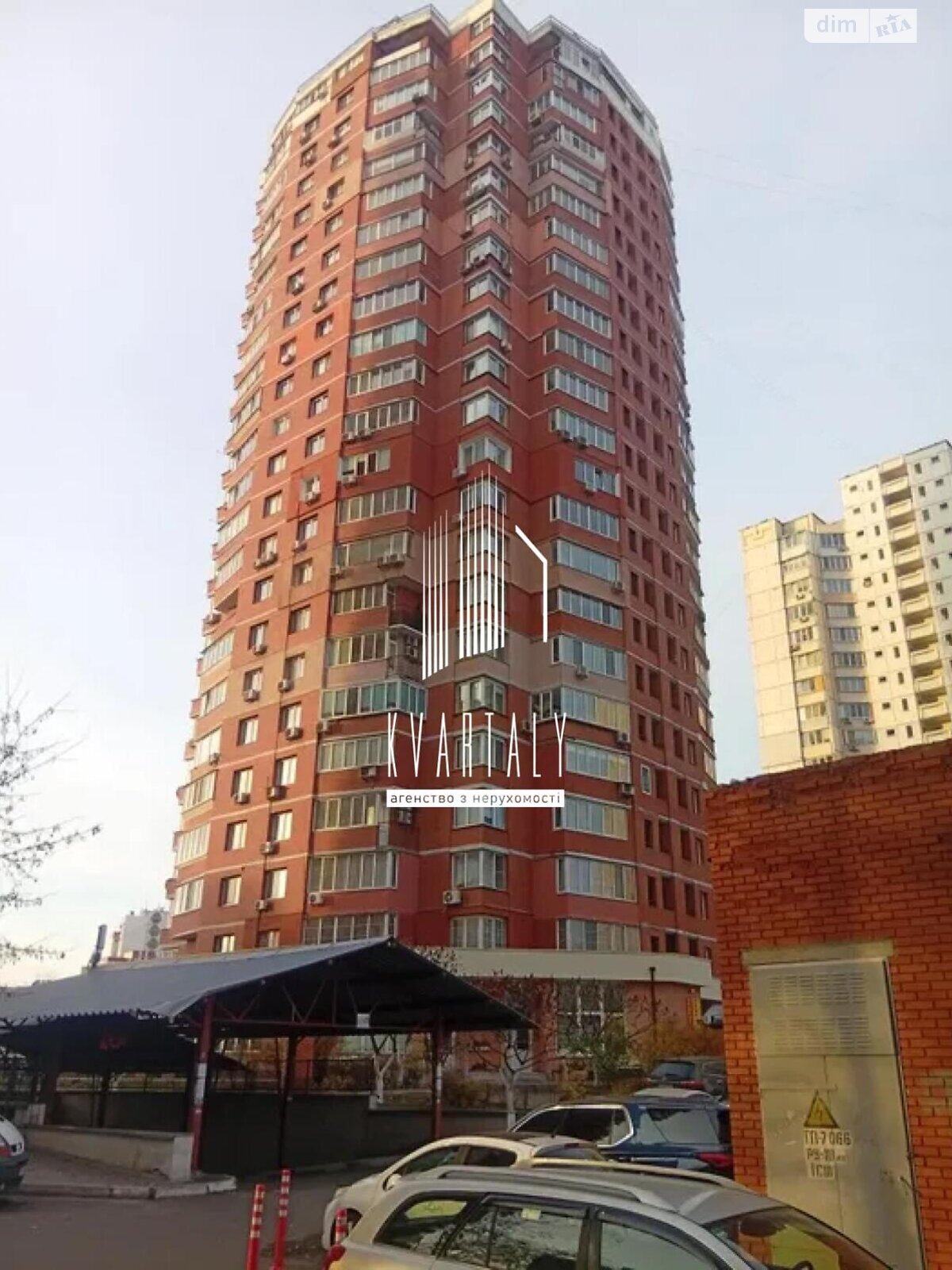 трехкомнатная квартира в Киеве, район Троещина, на ул. Константина Данькевича 12 в аренду на долгий срок помесячно фото 1