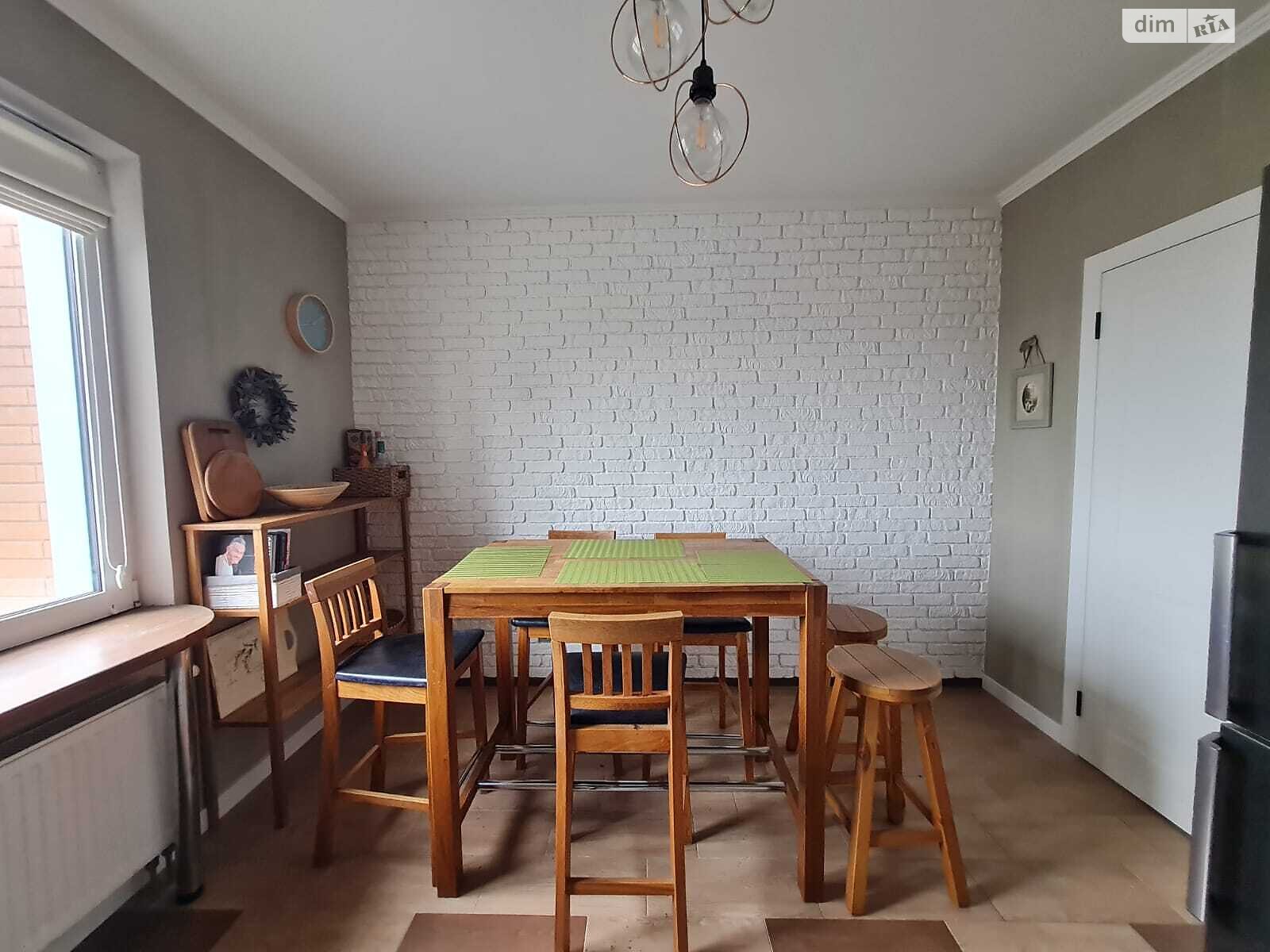 двокімнатна квартира в Києві, район Деснянський, на вул. Милославська 16 в довготривалу оренду помісячно фото 1