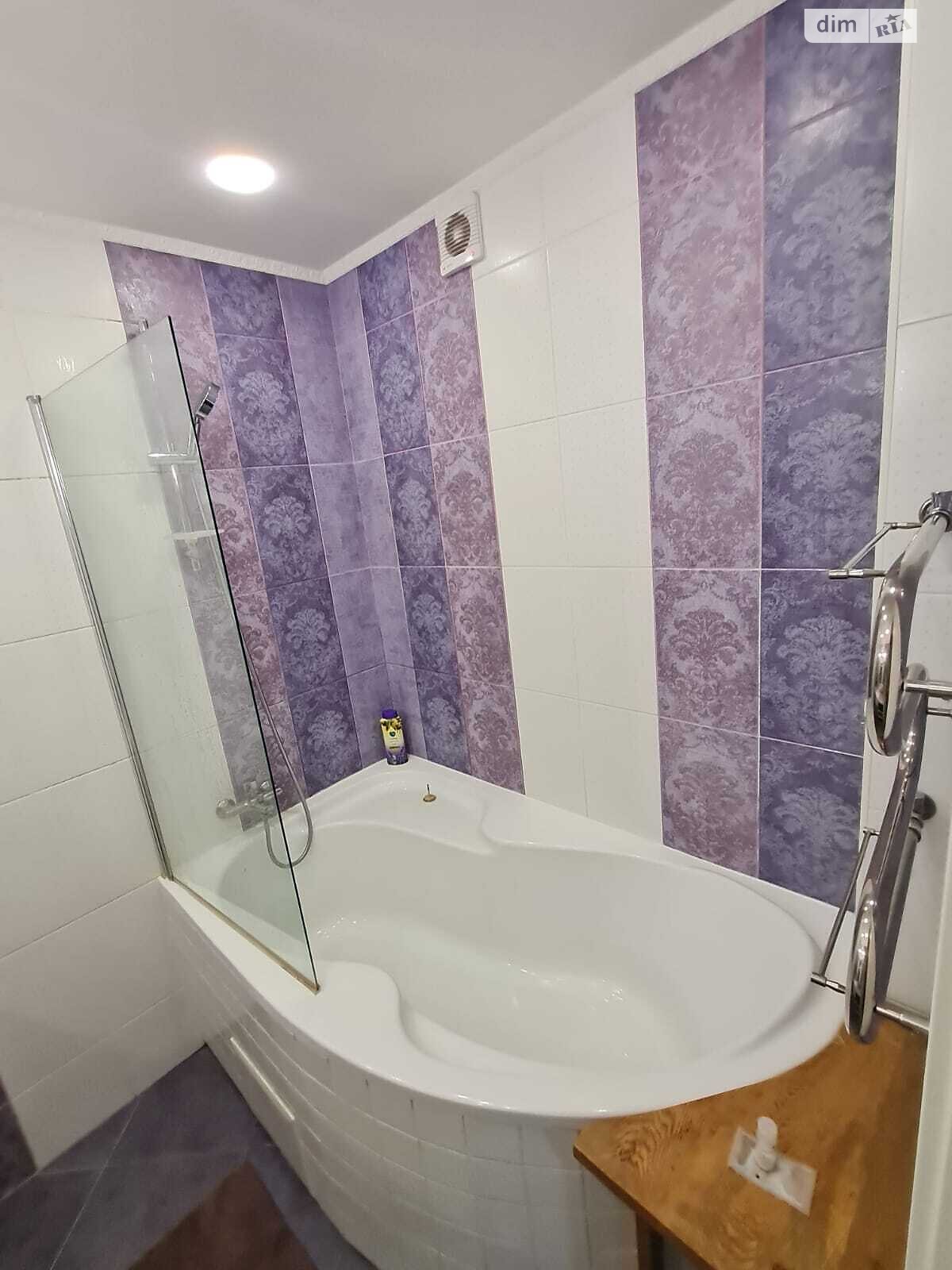 двокімнатна квартира в Києві, район Деснянський, на вул. Милославська 16 в довготривалу оренду помісячно фото 1