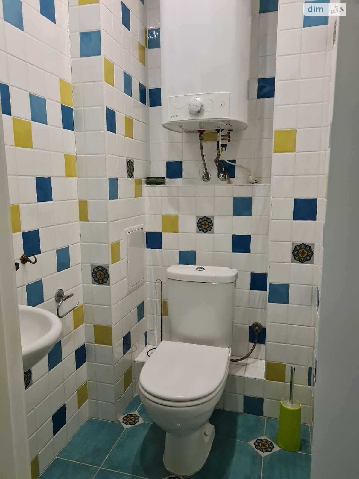 двокімнатна квартира в Києві, район Деснянський, на вул. Милославська 16 в довготривалу оренду помісячно фото 1