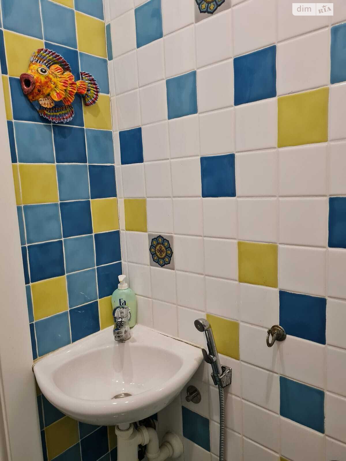 двокімнатна квартира в Києві, район Деснянський, на вул. Милославська 16 в довготривалу оренду помісячно фото 1