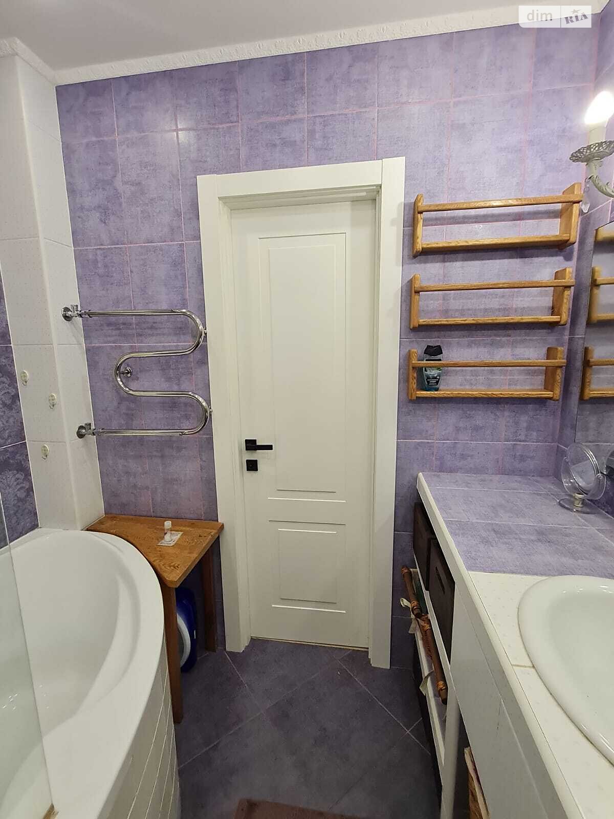 двокімнатна квартира в Києві, район Деснянський, на вул. Милославська 16 в довготривалу оренду помісячно фото 1