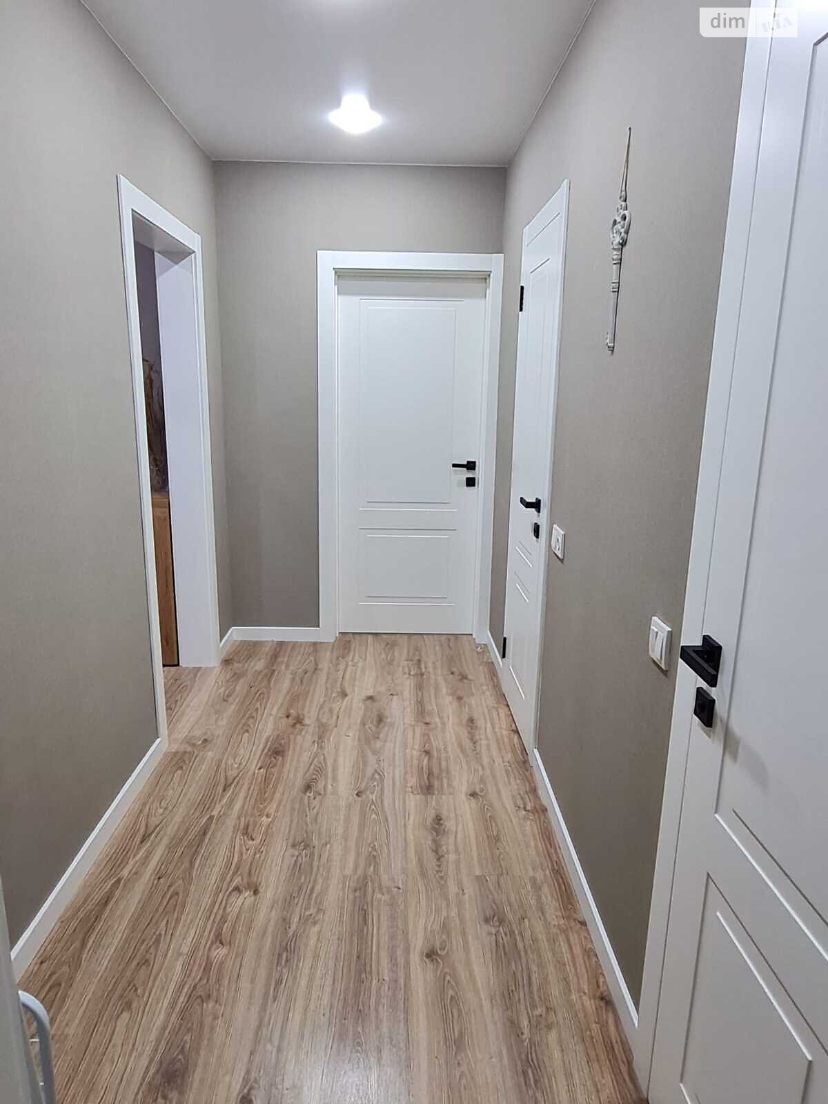 двокімнатна квартира в Києві, район Деснянський, на вул. Милославська 16 в довготривалу оренду помісячно фото 1