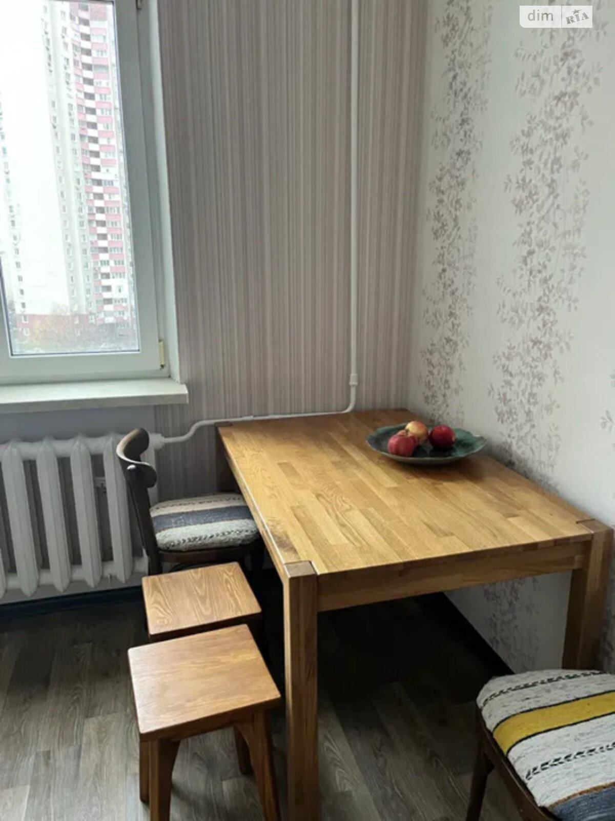 трикімнатна квартира в Києві, район Троєщина, на вул. Милославська 33 в довготривалу оренду помісячно фото 1