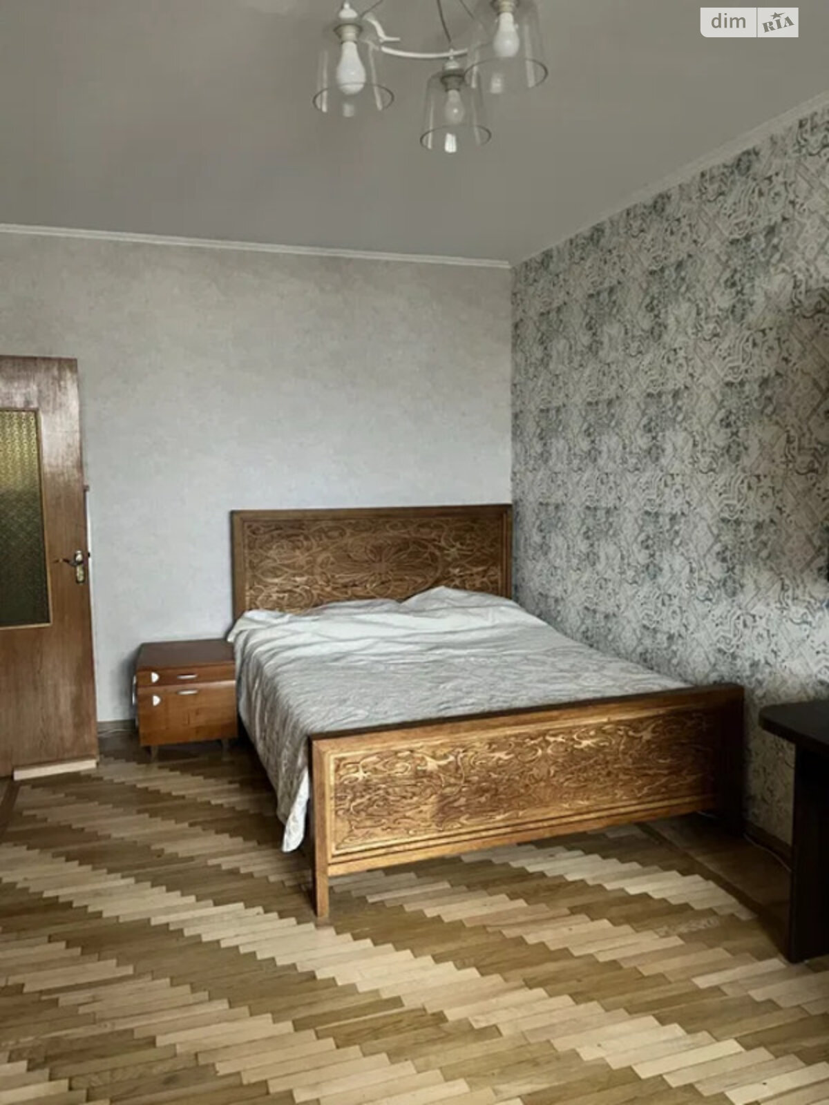 трикімнатна квартира в Києві, район Троєщина, на вул. Милославська 33 в довготривалу оренду помісячно фото 1