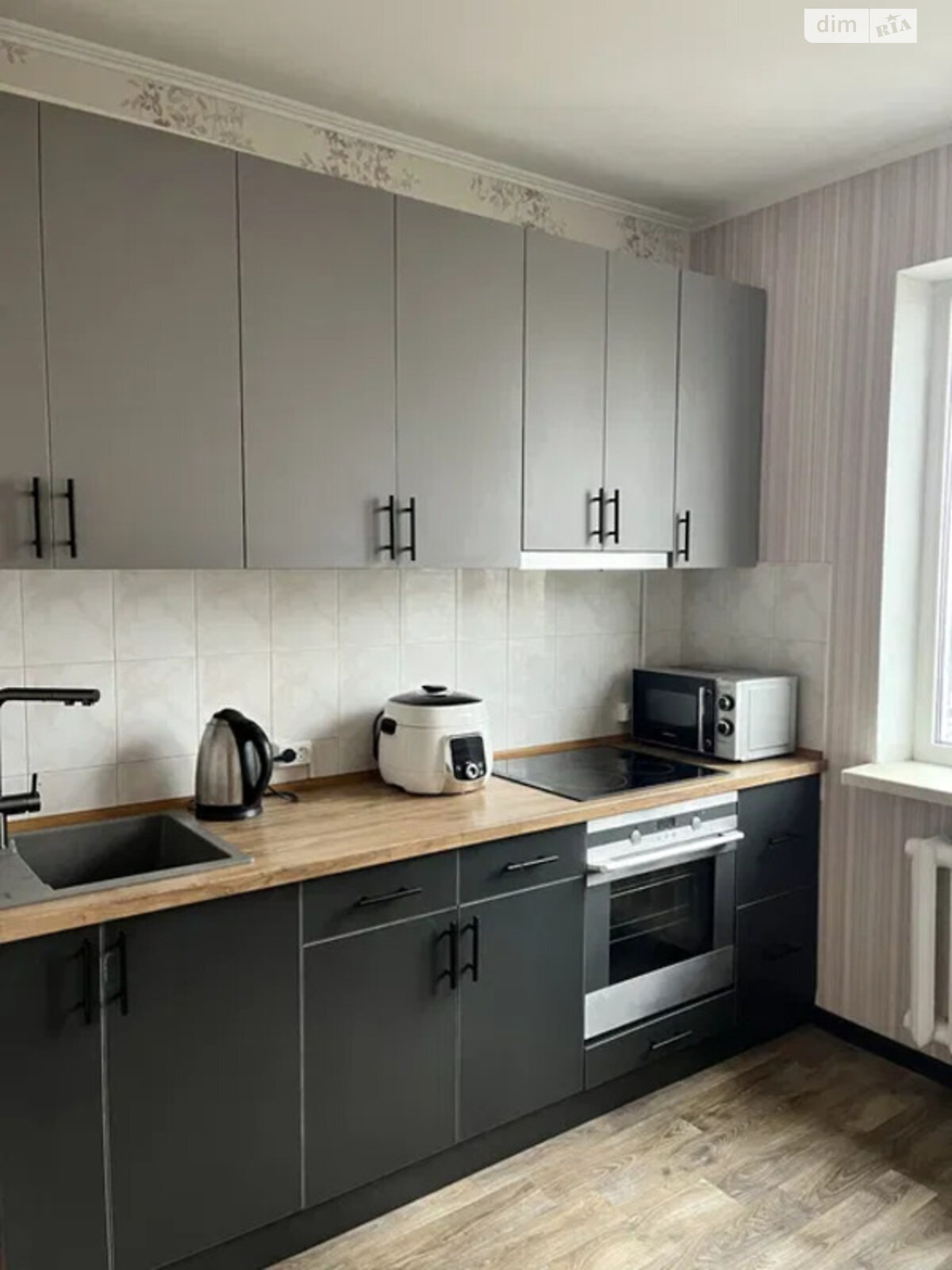 трикімнатна квартира в Києві, район Троєщина, на вул. Милославська 33 в довготривалу оренду помісячно фото 1